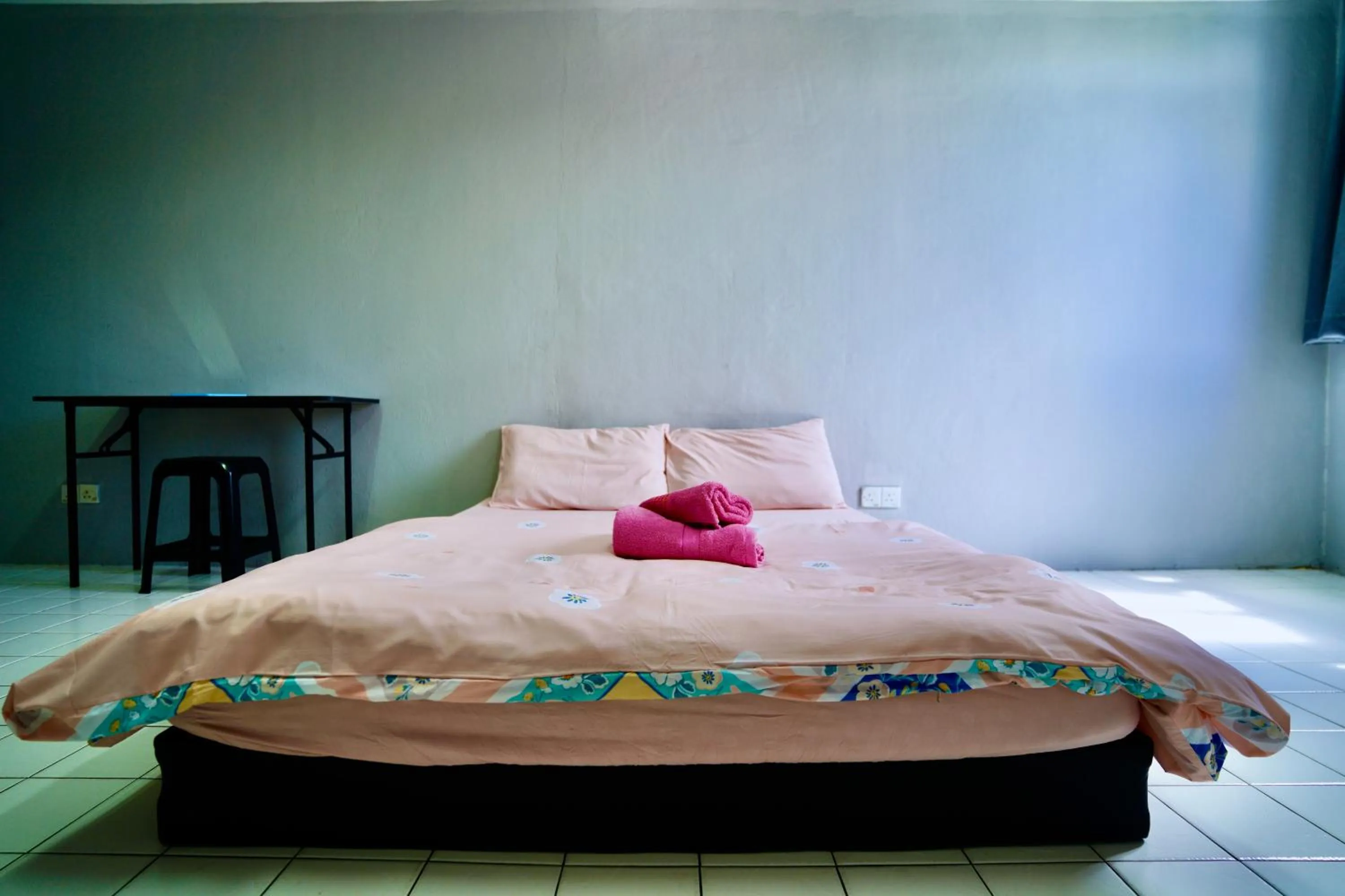 Photo of the whole room, Bed in Swanling Kuching