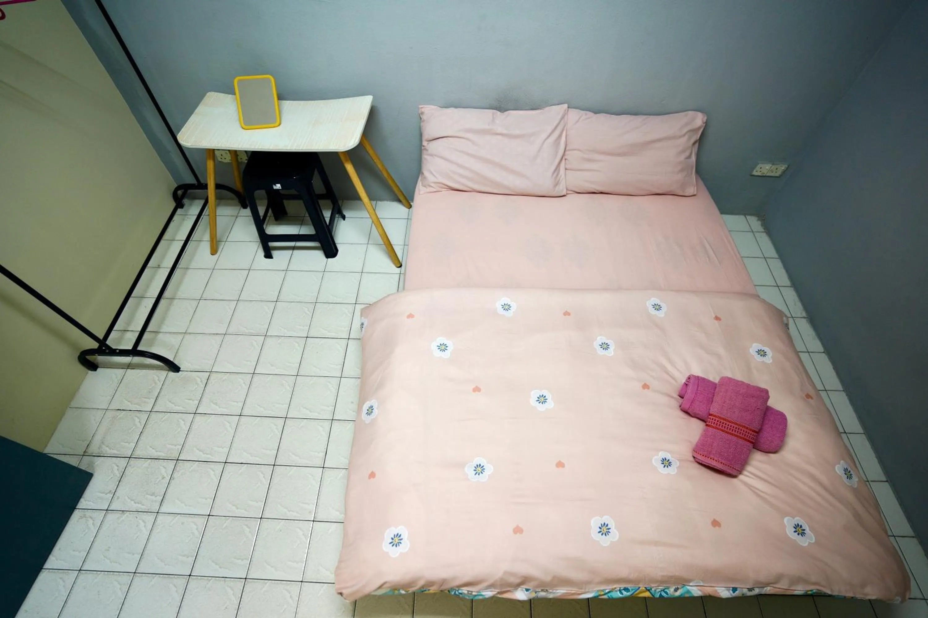 Photo of the whole room, Bed in Swanling Kuching