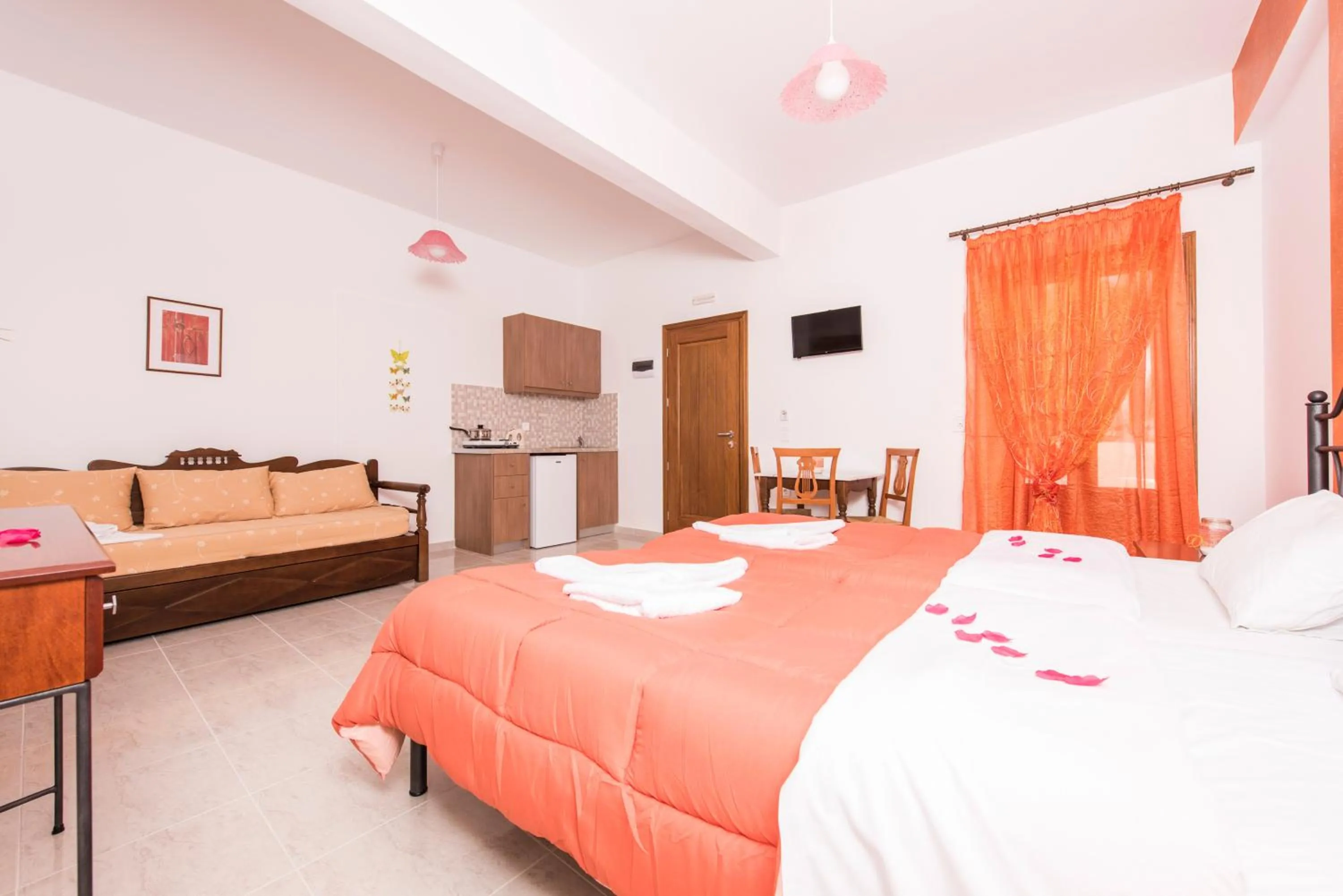 Kitchen or kitchenette, Bed in Villa Voula