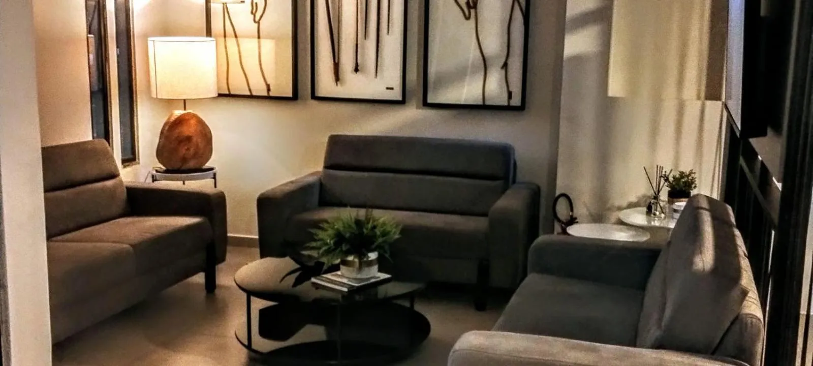 Communal lounge/ TV room in Hotel Coroados Foz Express