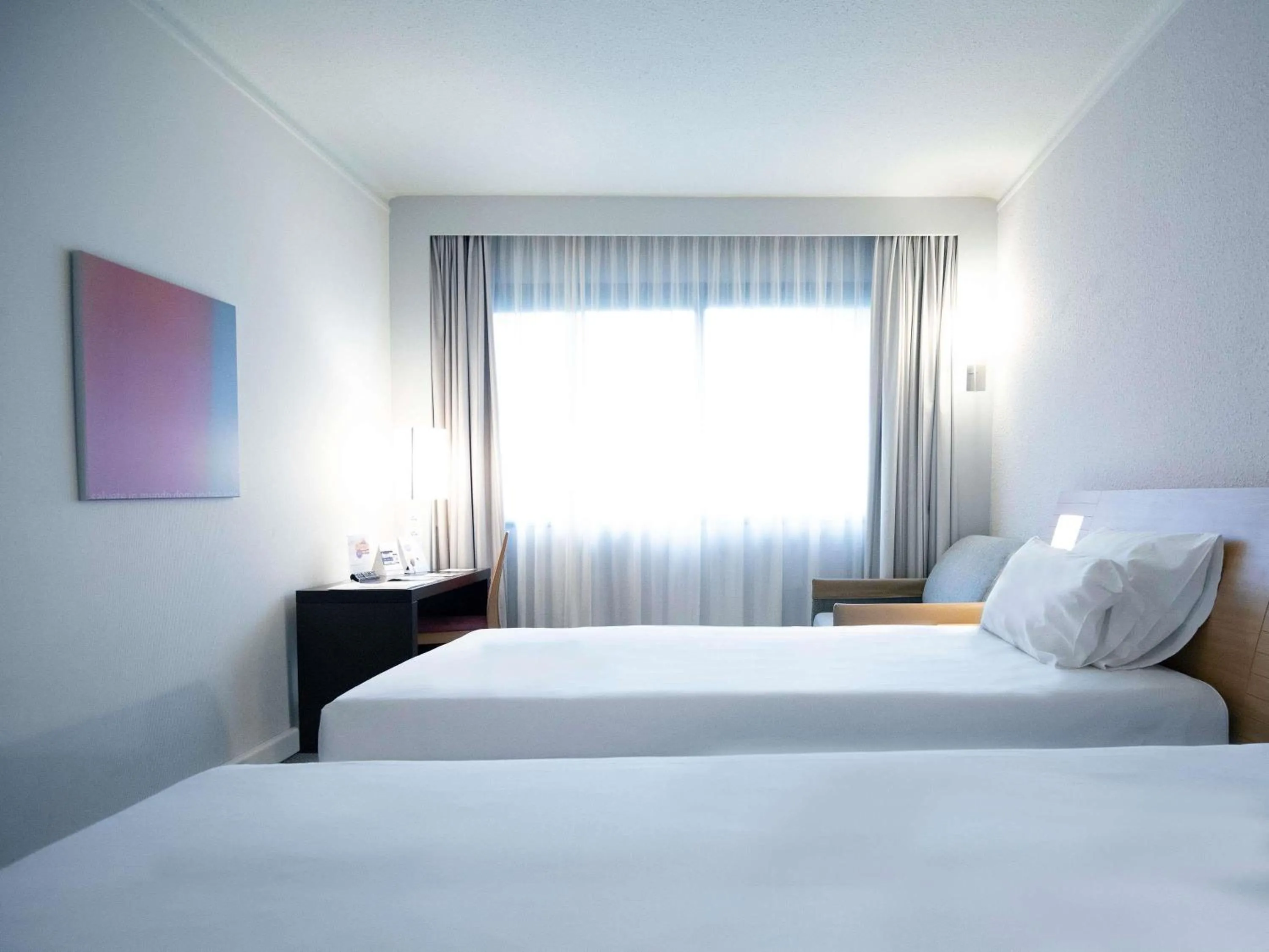 Bedroom, Bed in Novotel Athens