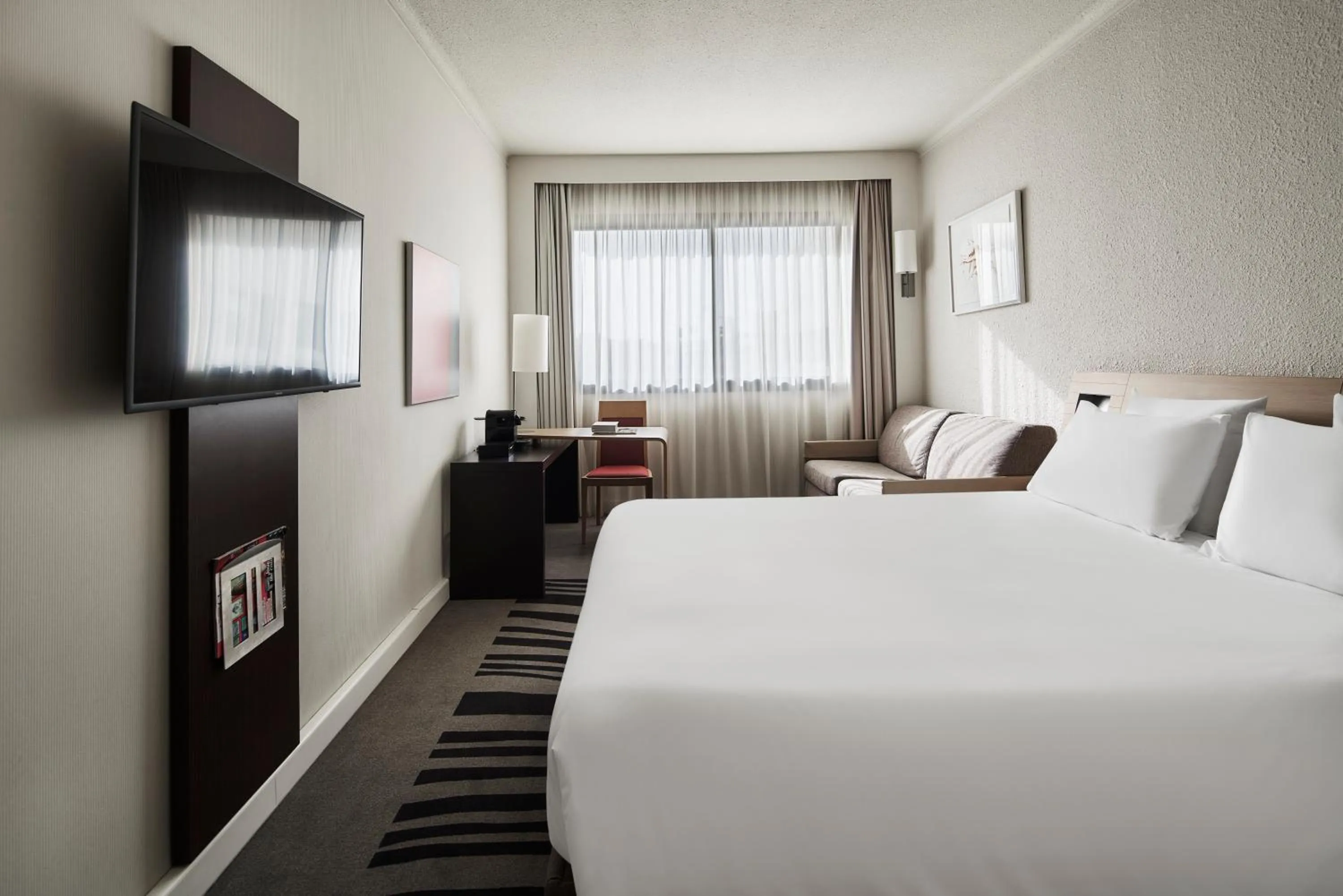 Bed in Novotel Athens