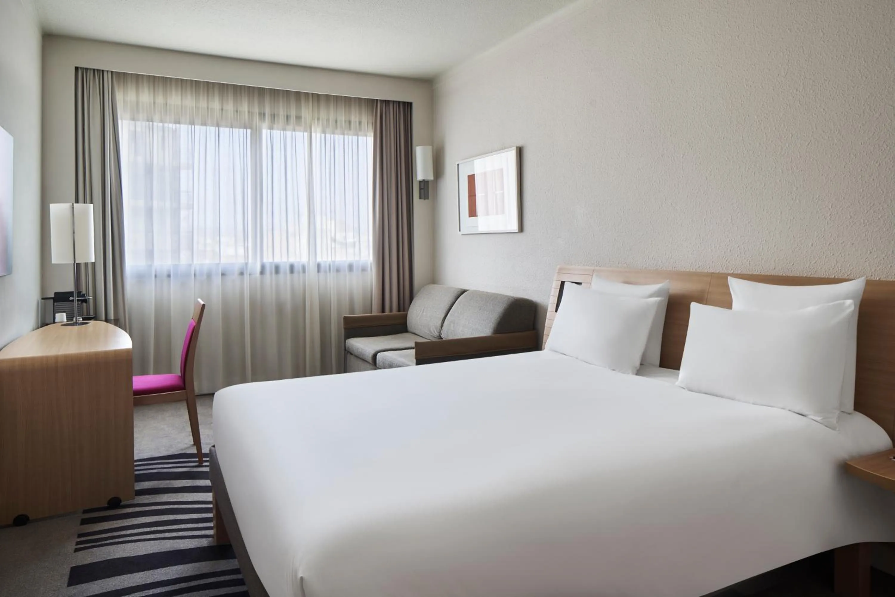 Photo of the whole room, Bed in Novotel Athens