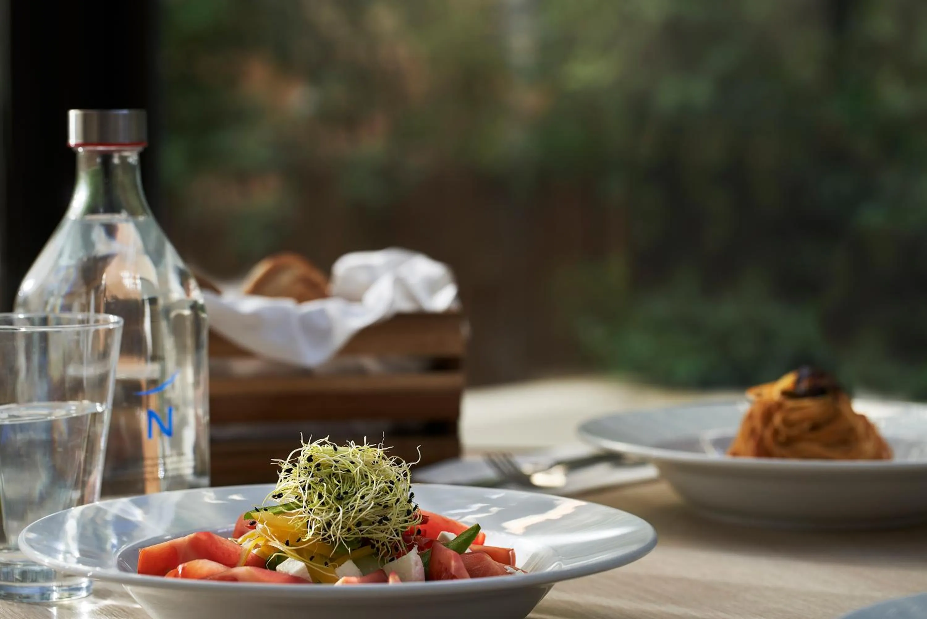 Restaurant/places to eat in Novotel Athens