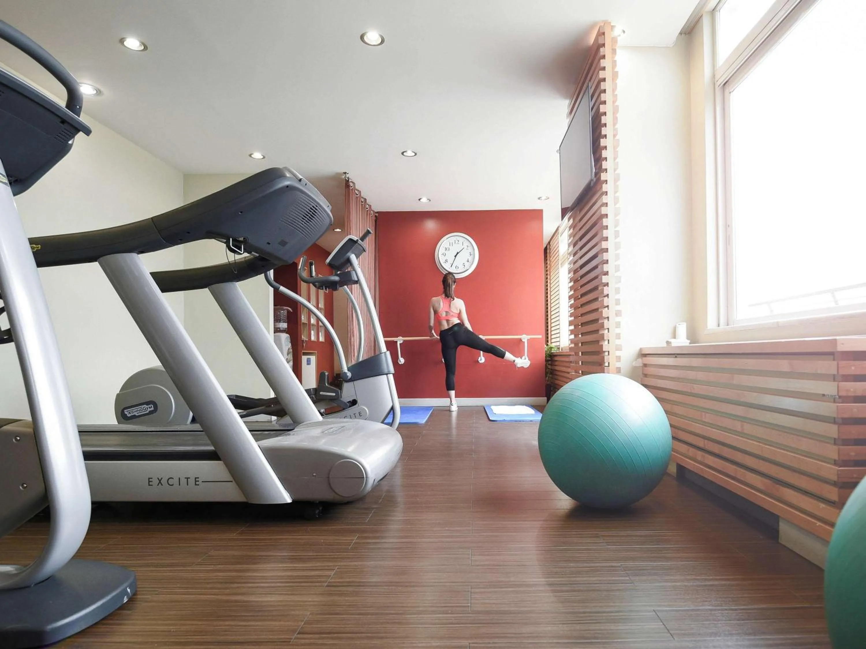 Fitness centre/facilities in Novotel Athens