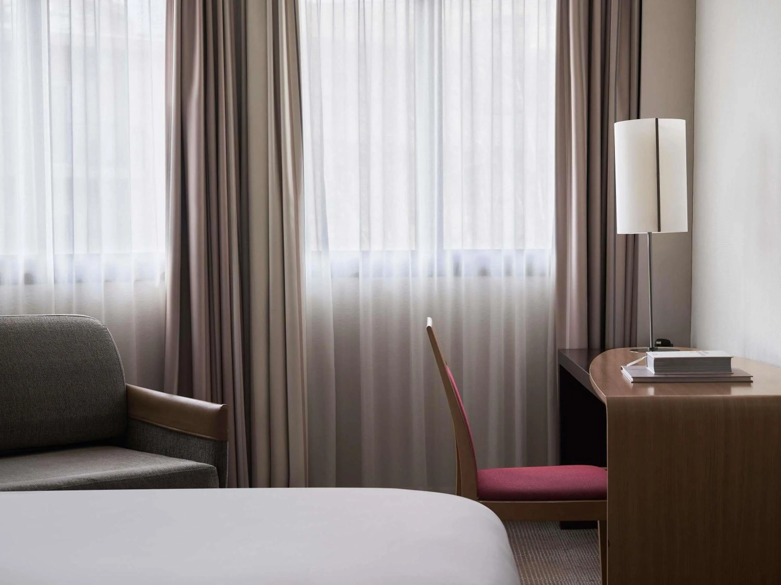 Bedroom, Bed in Novotel Athens