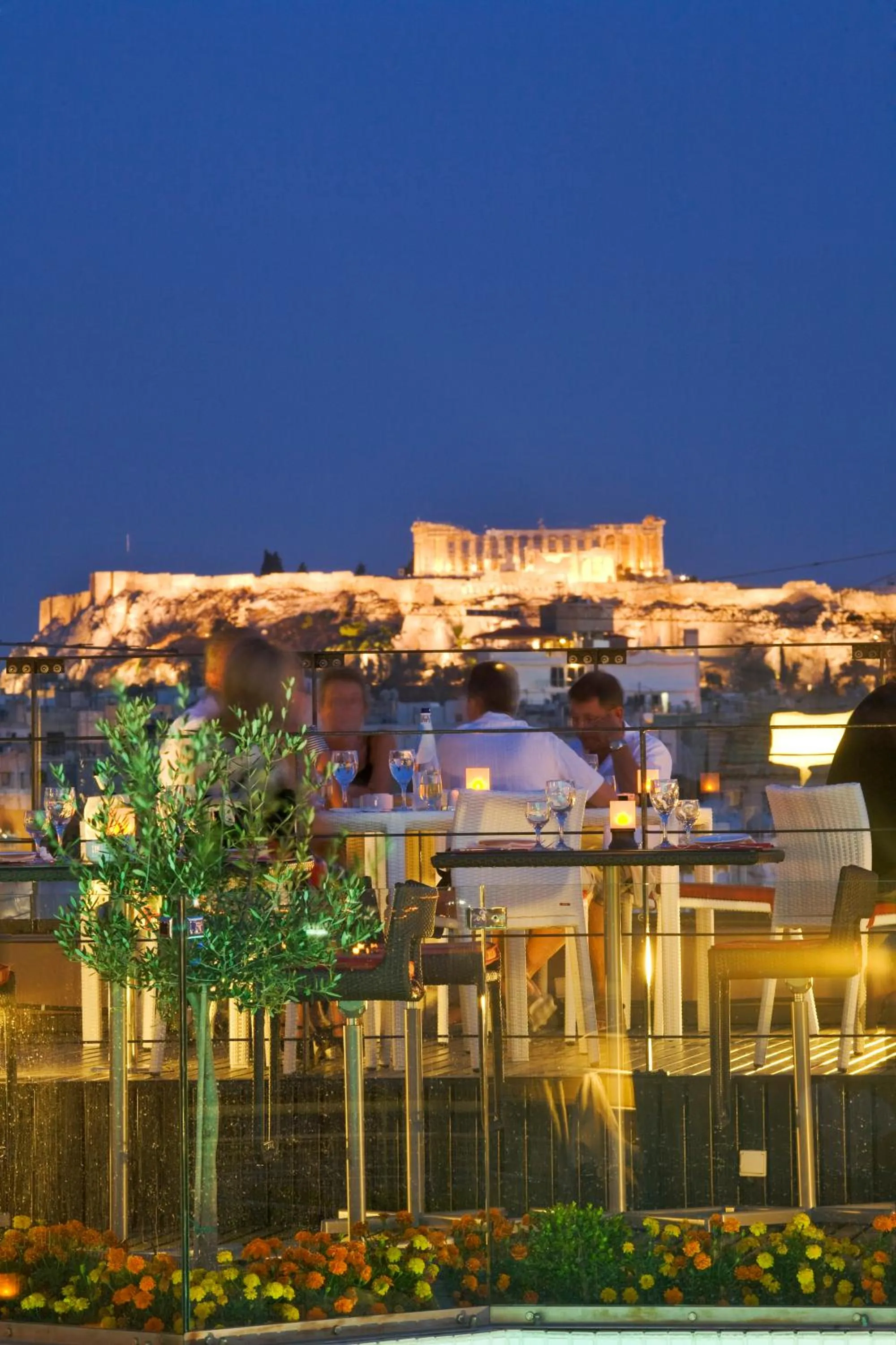 Restaurant/places to eat in Novotel Athens