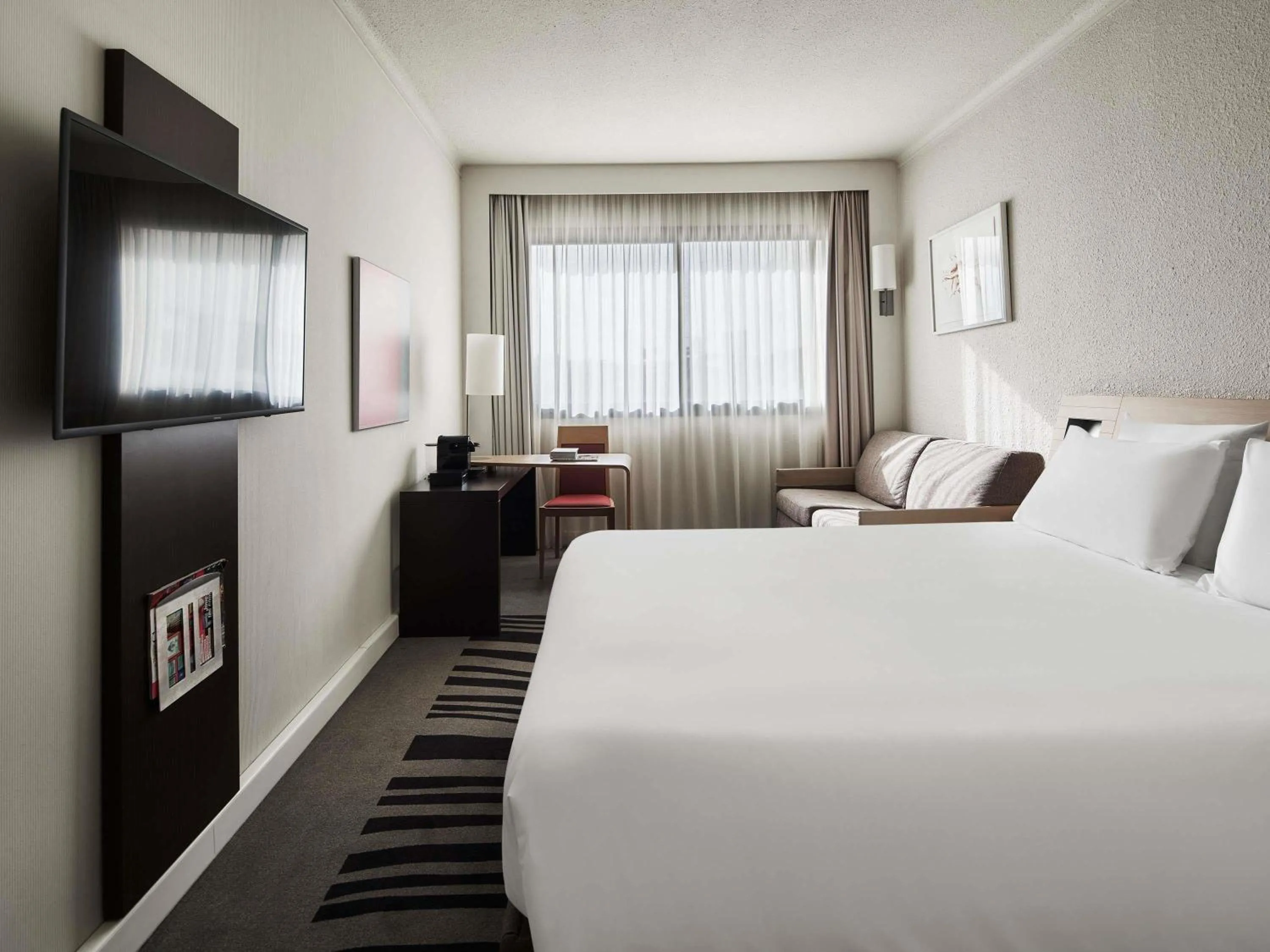 Bedroom, Bed in Novotel Athens