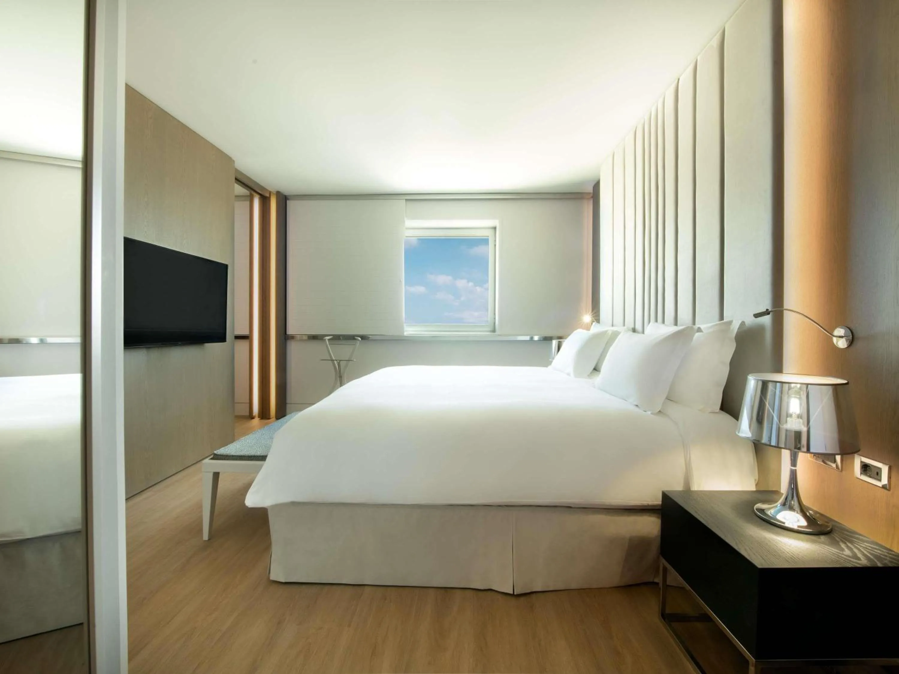 Bedroom, Bed in Sofitel Athens Airport