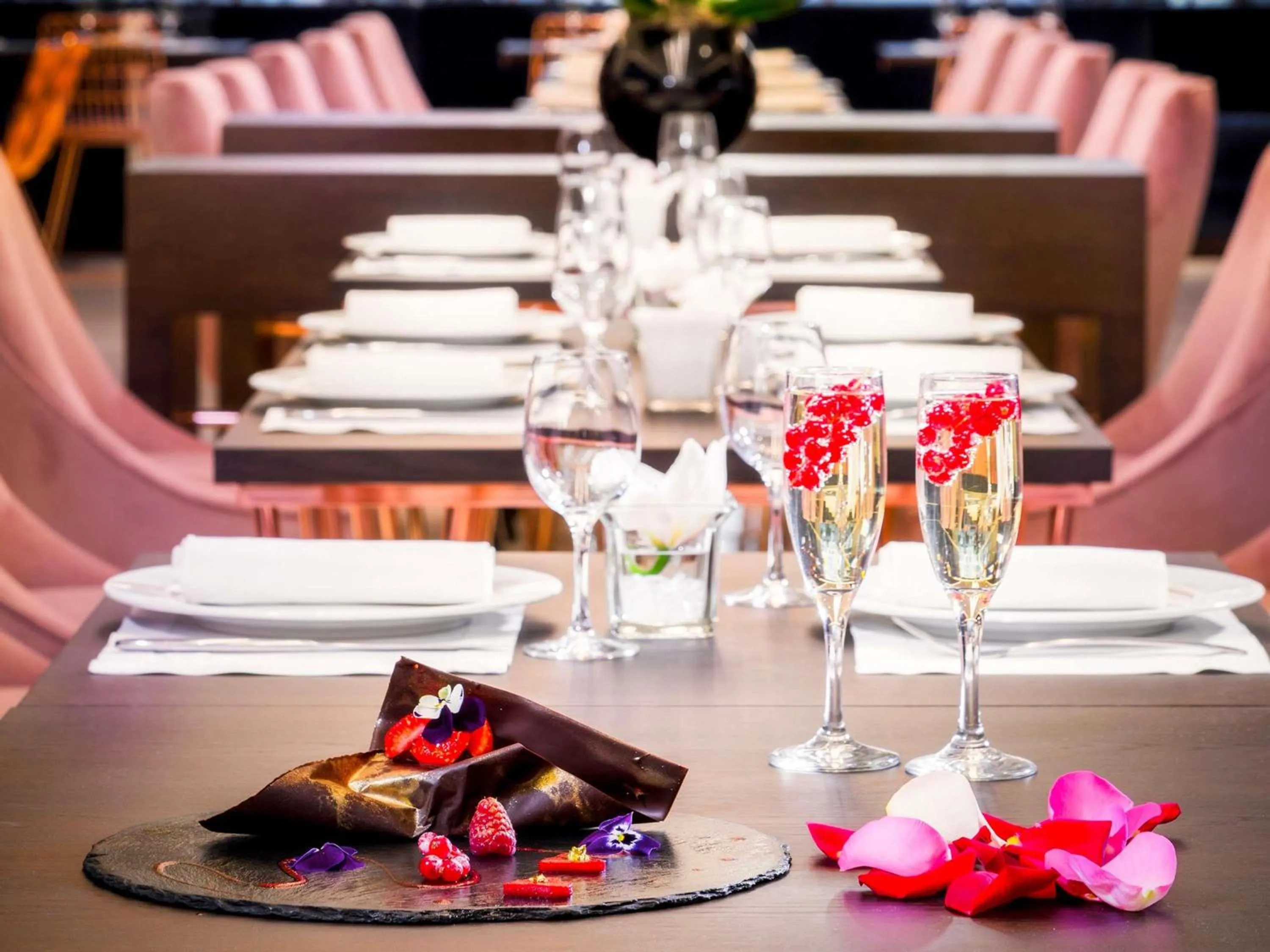 Restaurant/places to eat in Sofitel Athens Airport