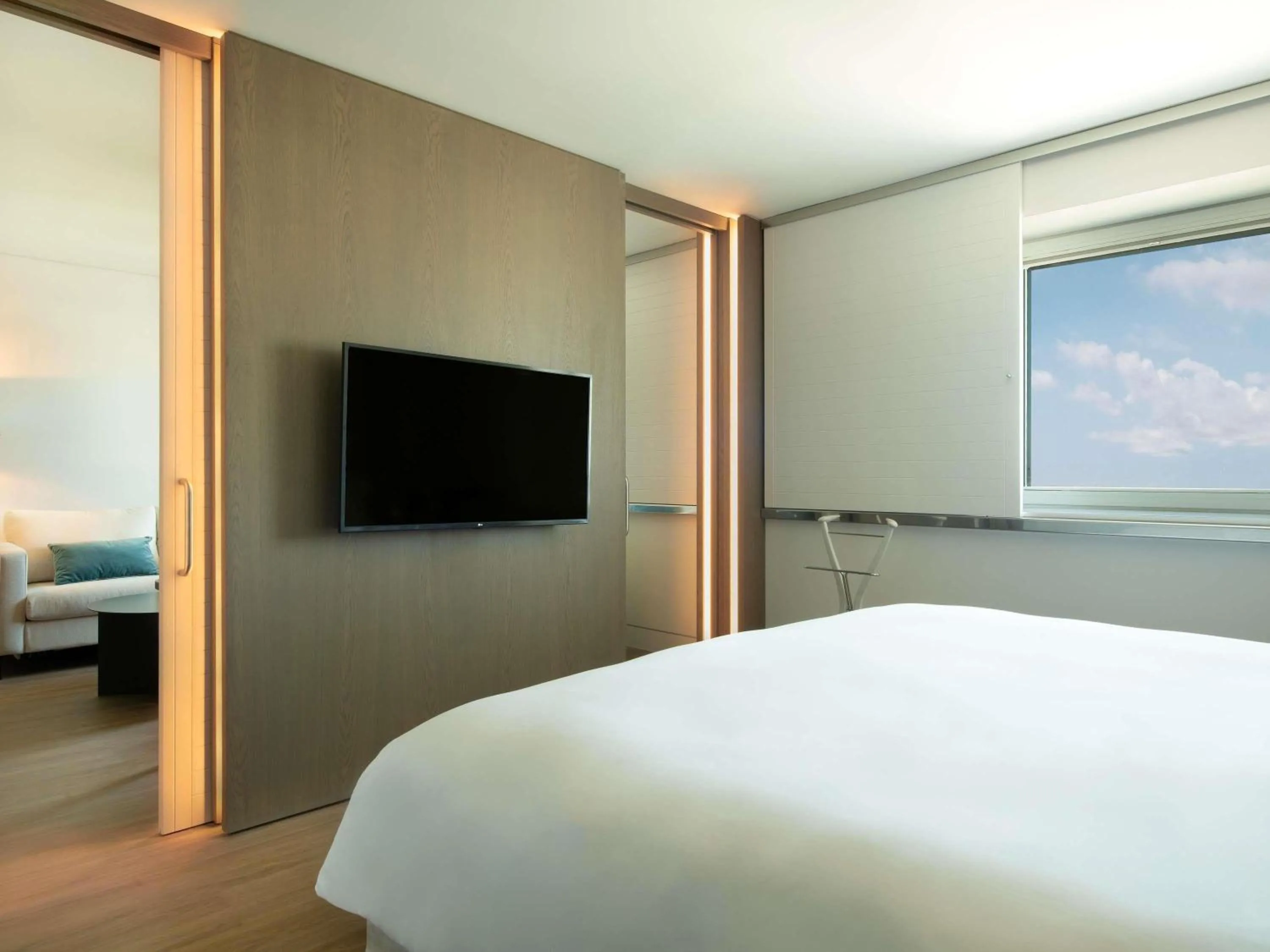 Bedroom, Bed in Sofitel Athens Airport