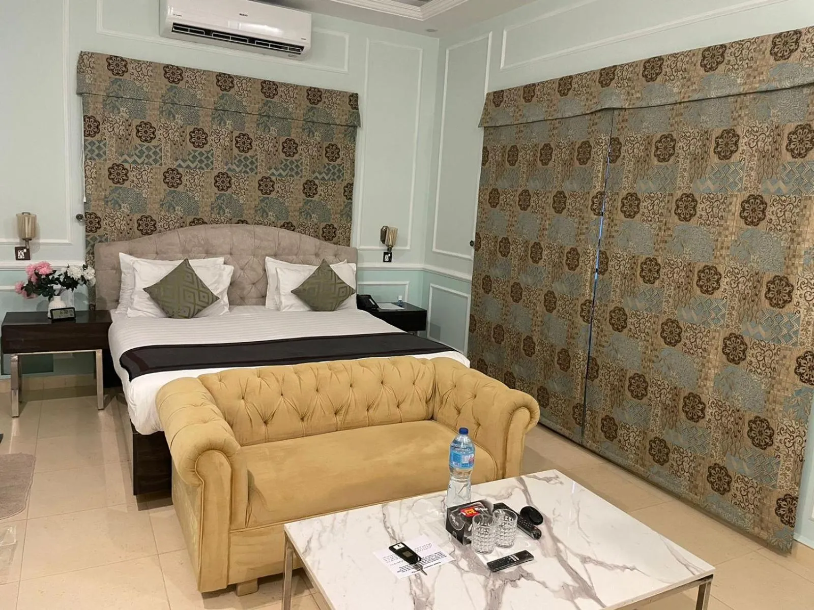 Bed in Riviera Courtyard Guest House Islamabad