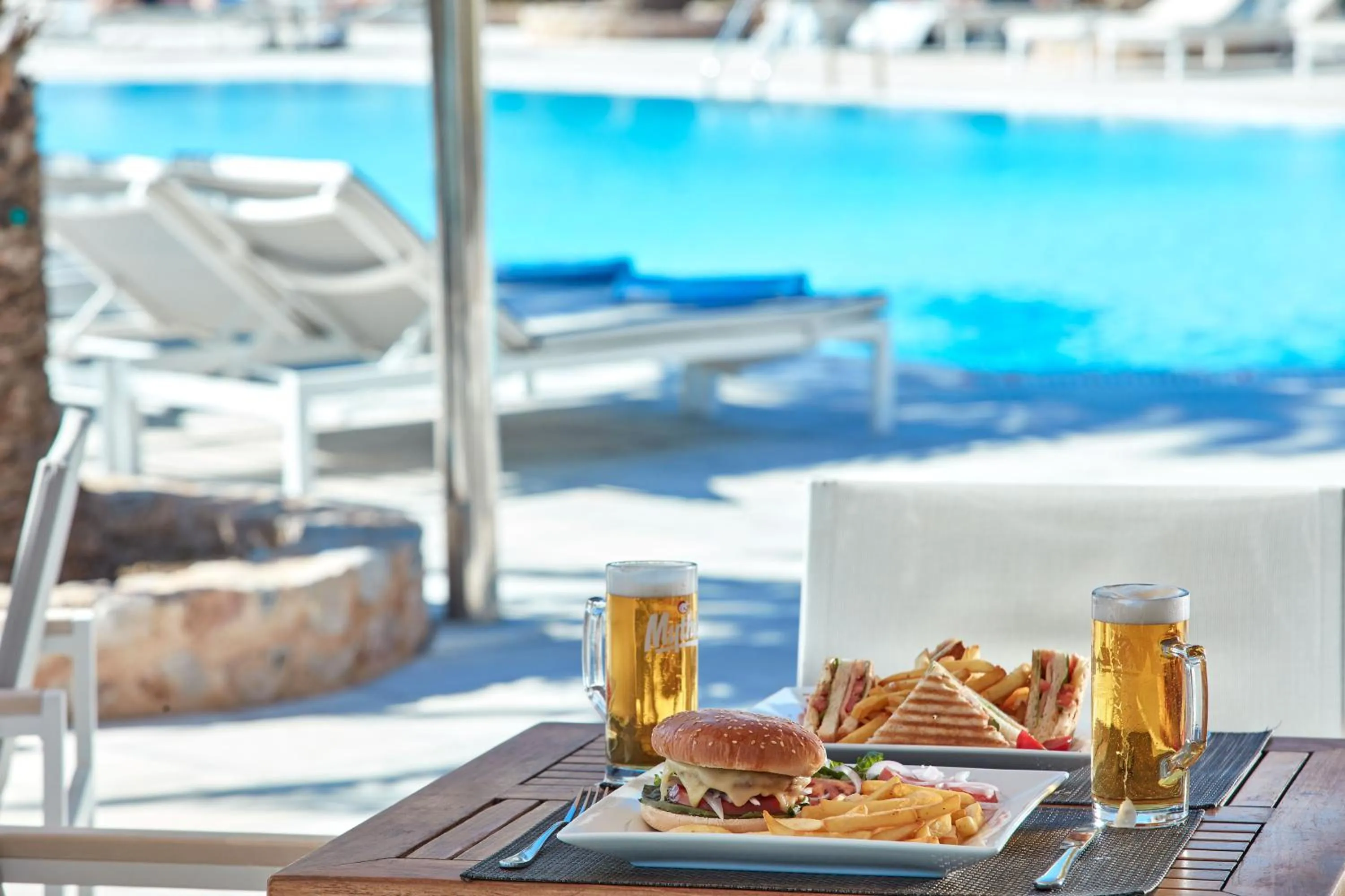 Food and drinks in Santo Miramare Beach Resort