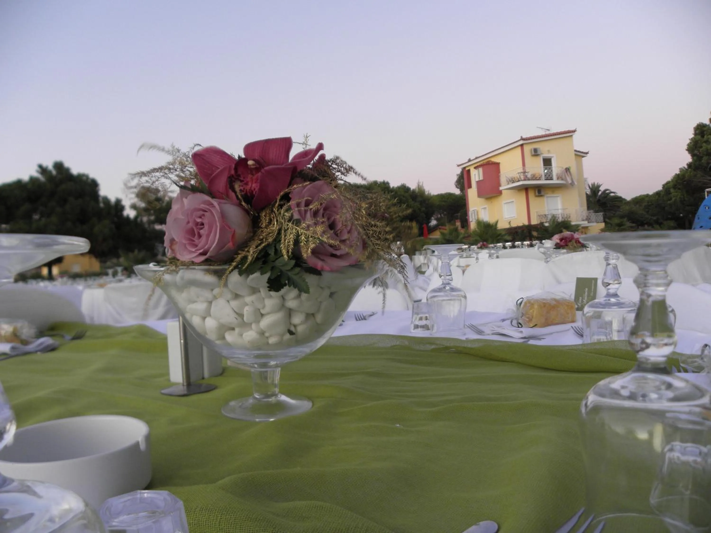 Restaurant/places to eat in Irida Beach Resort Suites