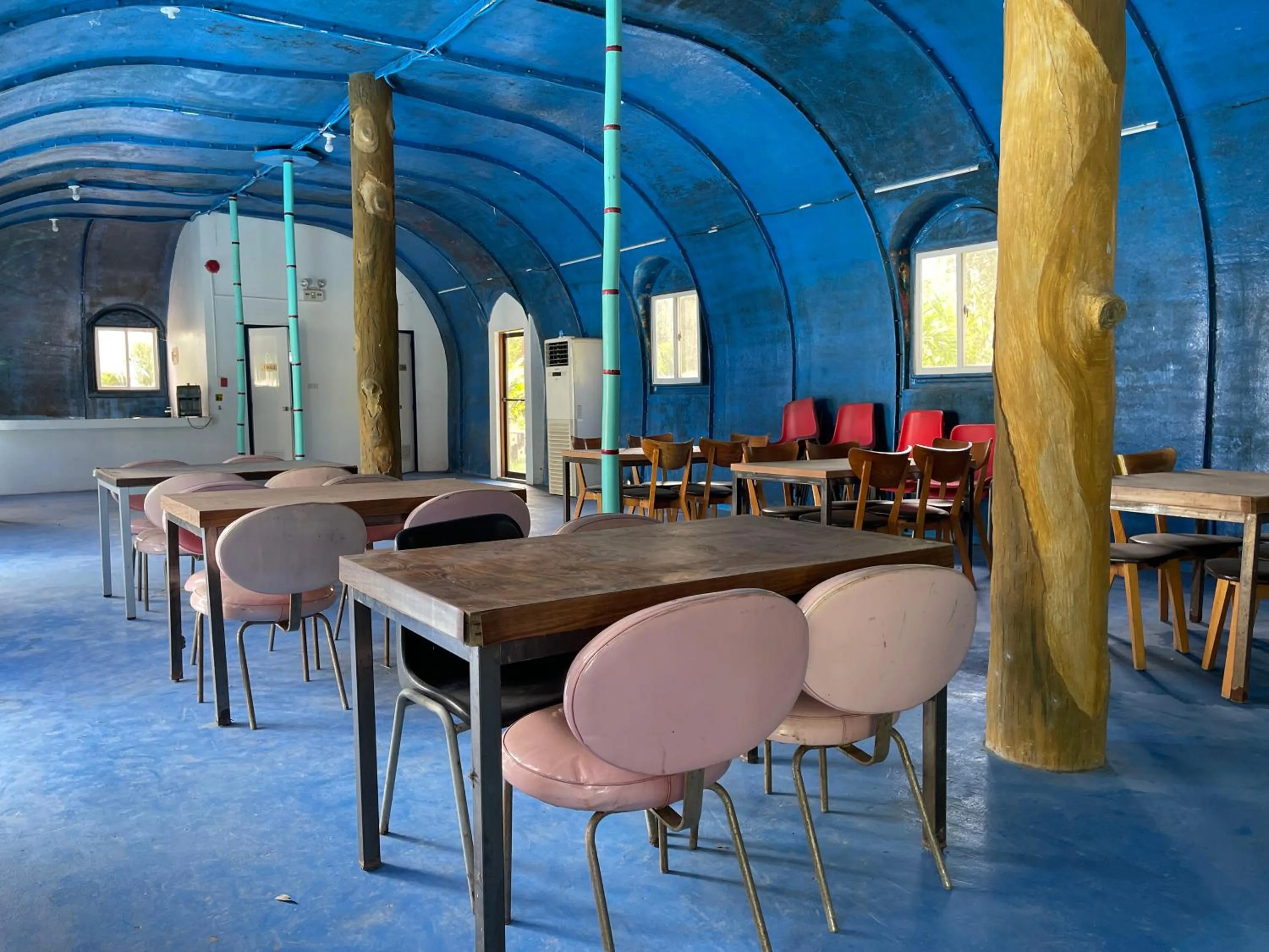 Restaurant/places to eat in Binubusan Beach Hotel and Resort