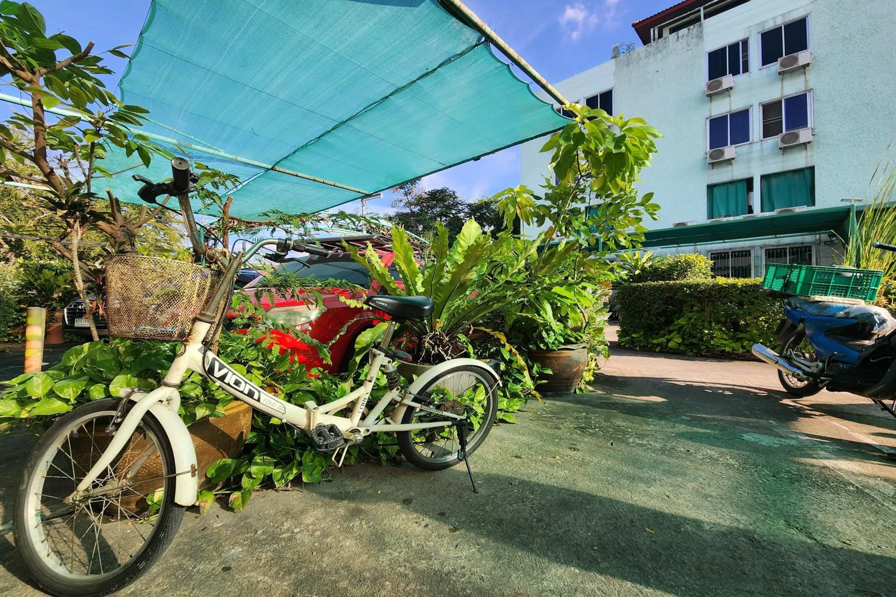 Parking in Green Apartment Kaset