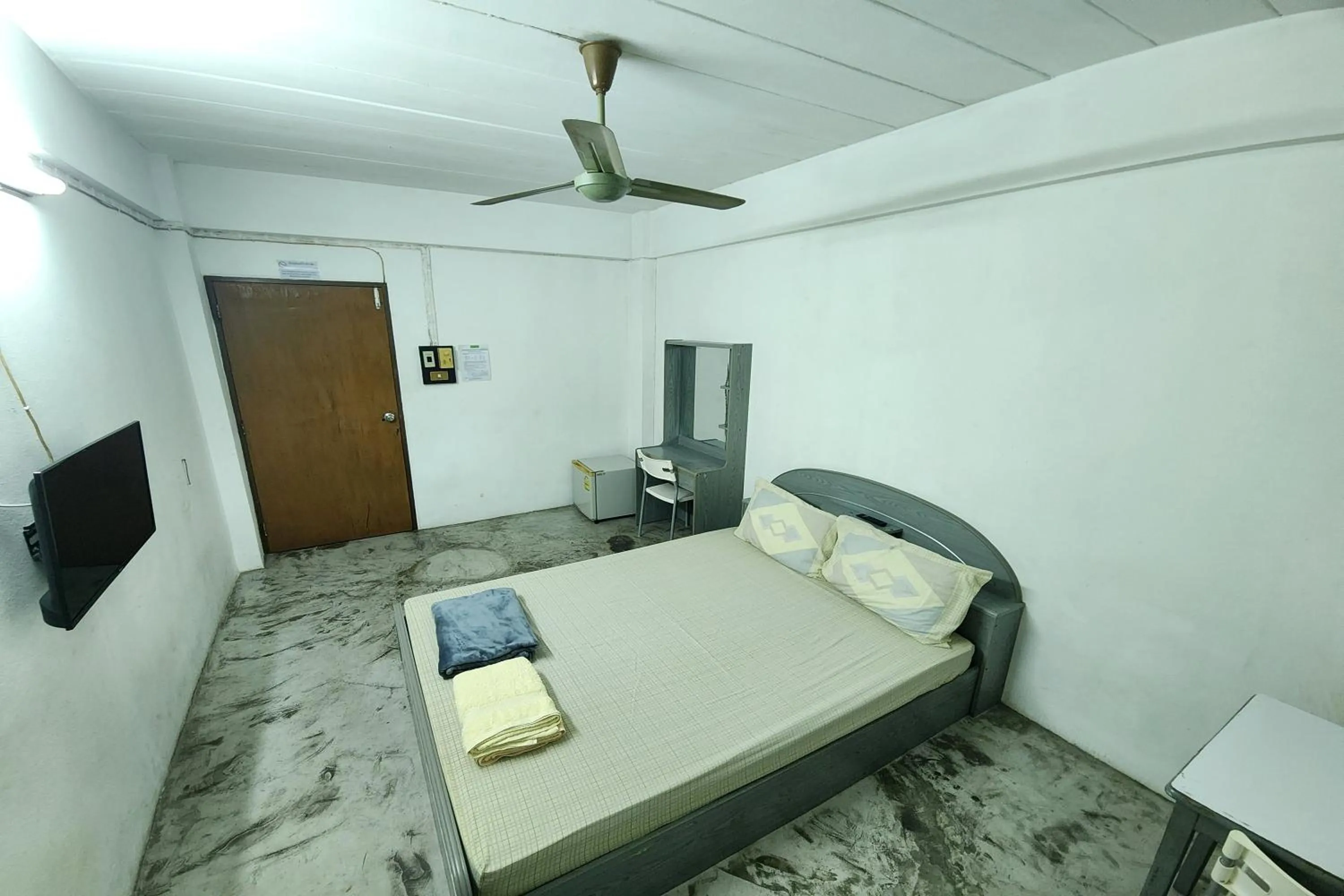 Bed in Green Apartment Kaset