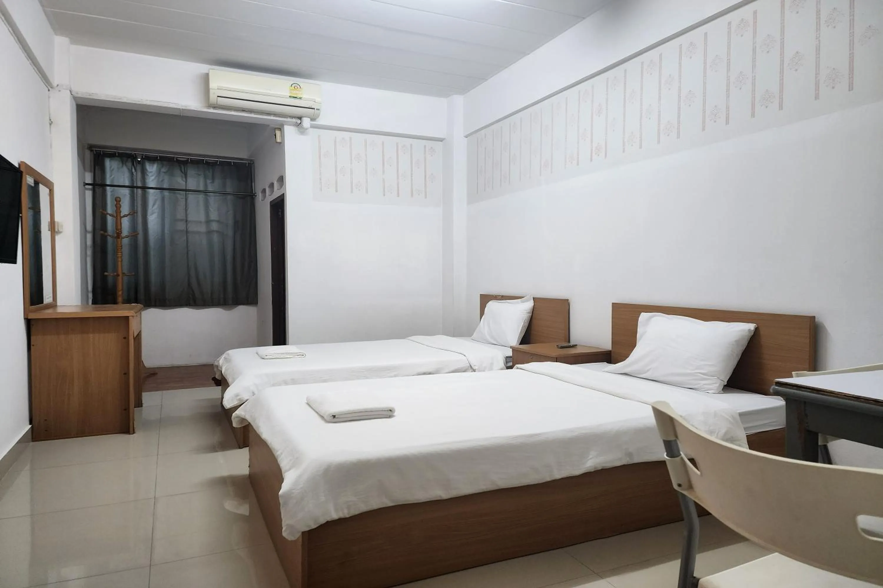 Bedroom, Bed in Green Apartment Kaset