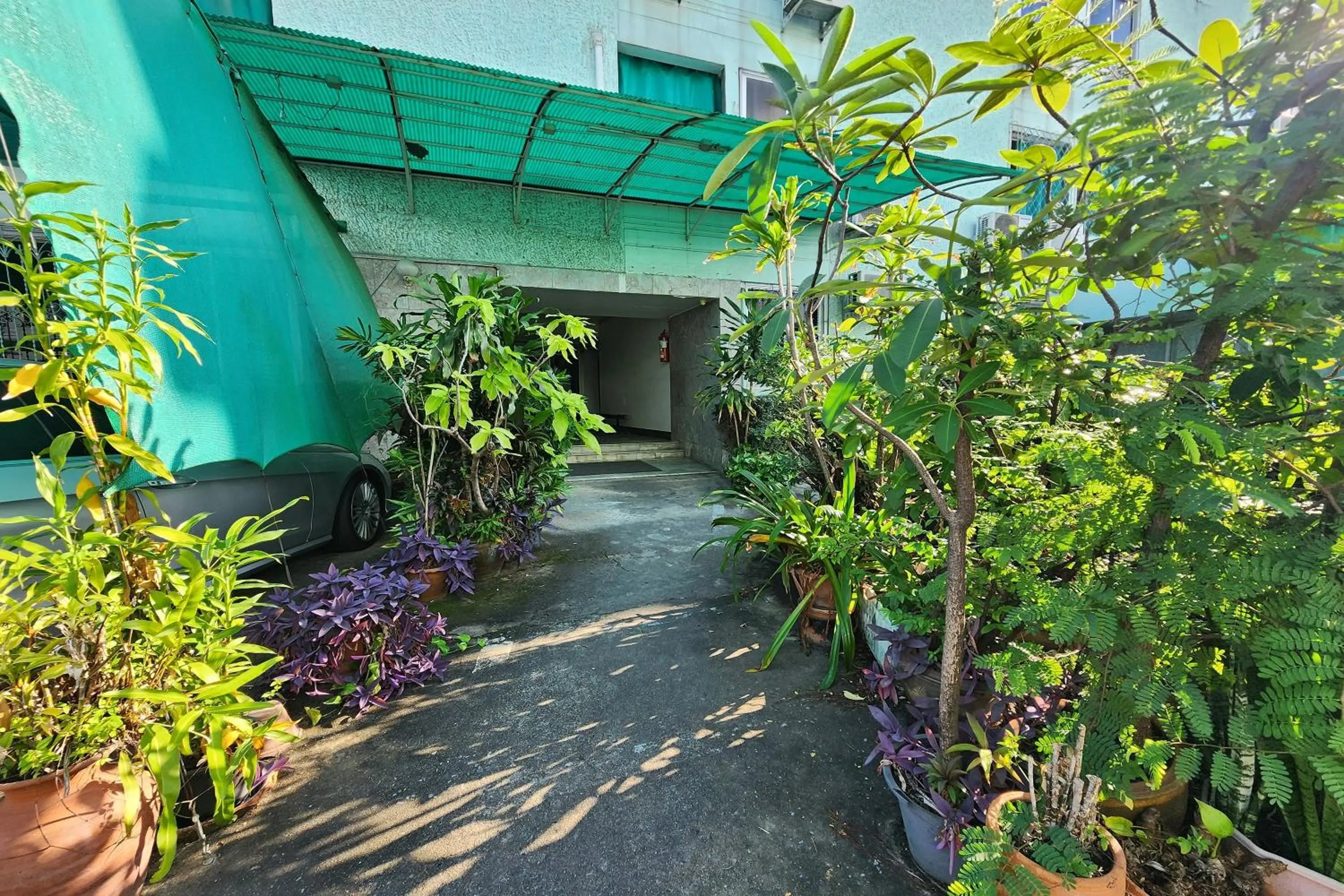 Facade/entrance in Green Apartment Kaset