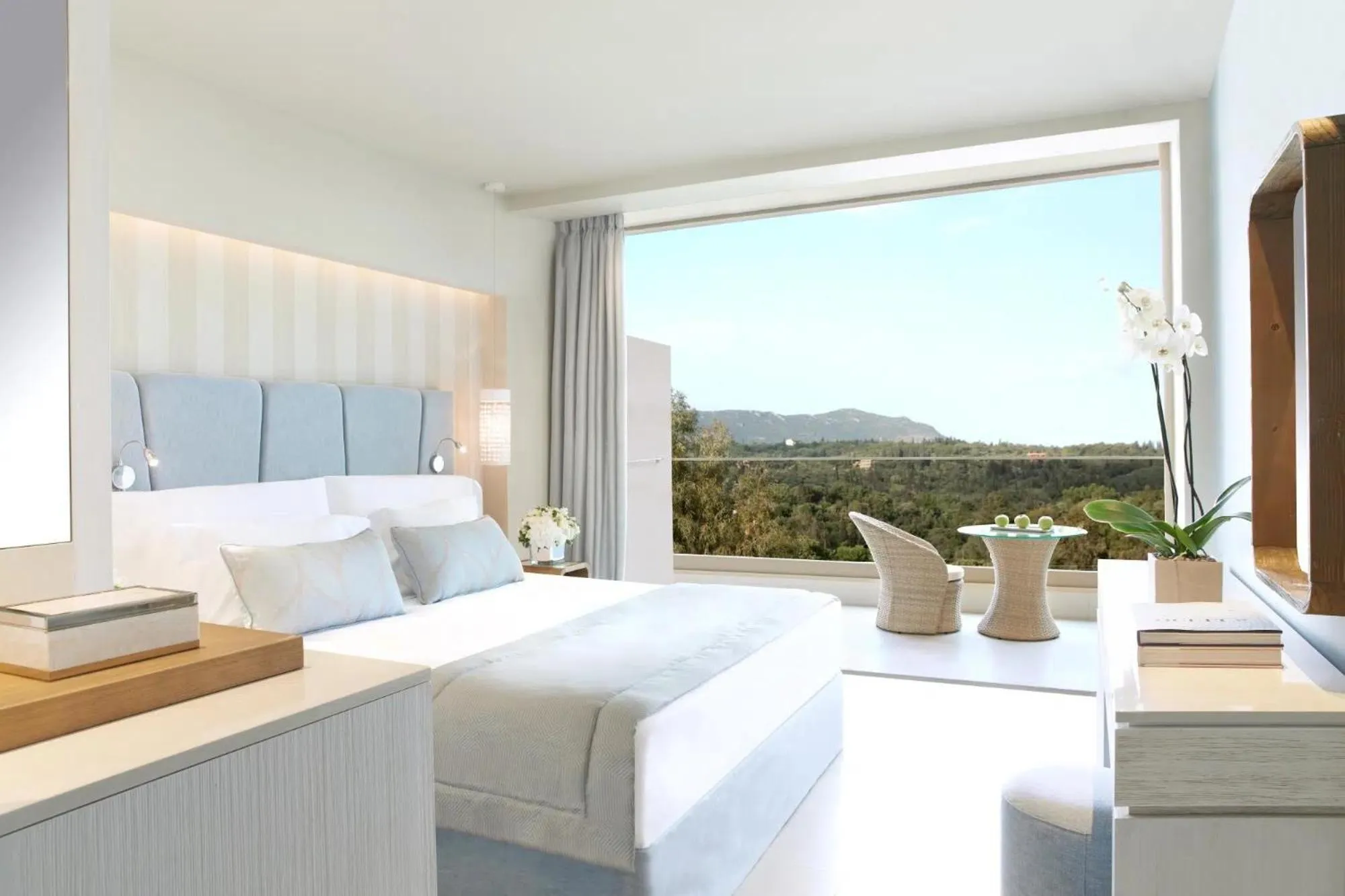 Photo of the whole room, Bed in Ikos Dassia