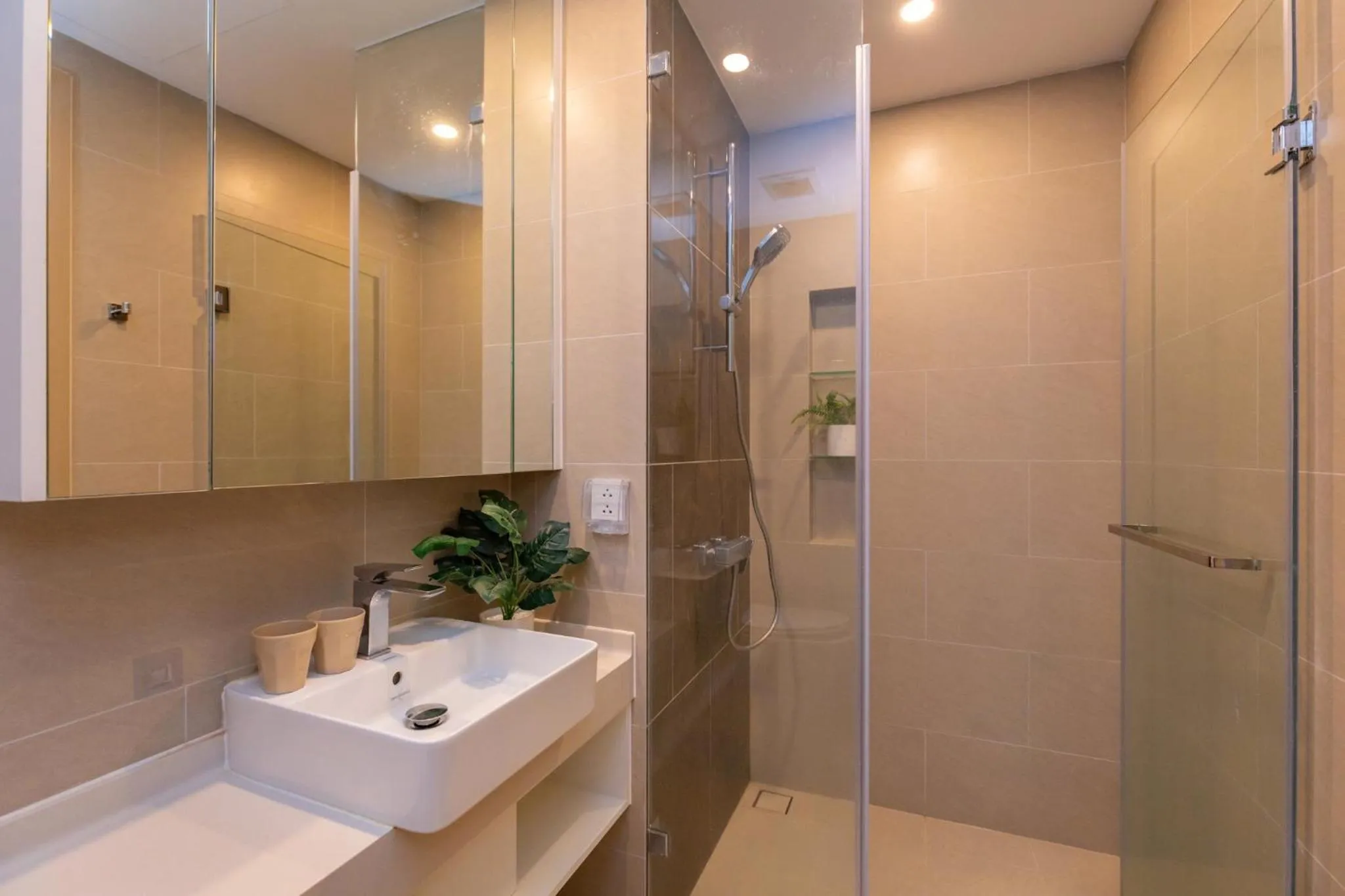 Shower in The Sóng Apartment Vũng Tàu - Sophia's House