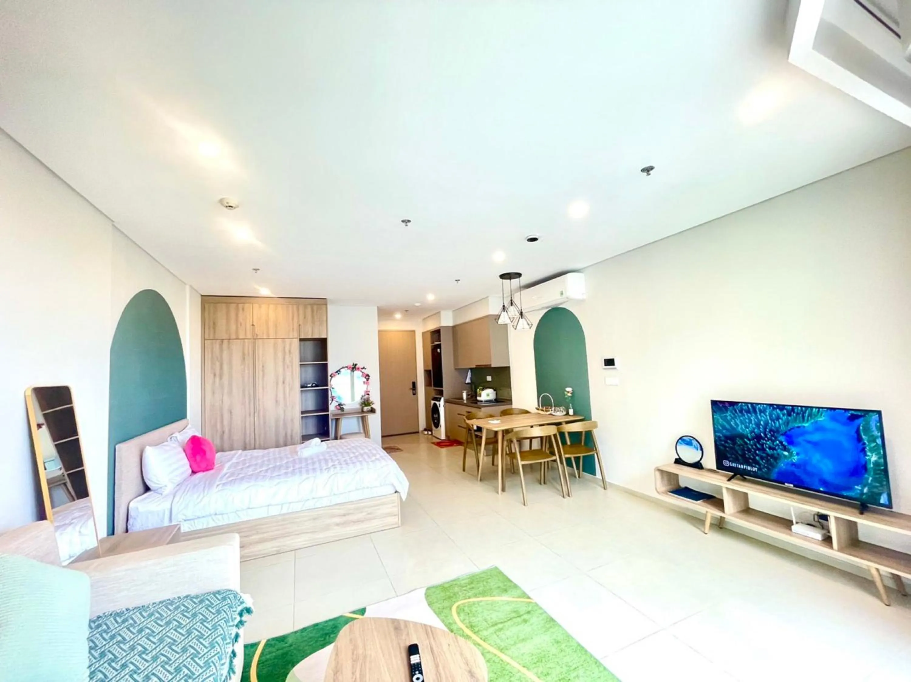 Communal lounge/ TV room, Bed in The Sóng Apartment Vũng Tàu - Sophia's House