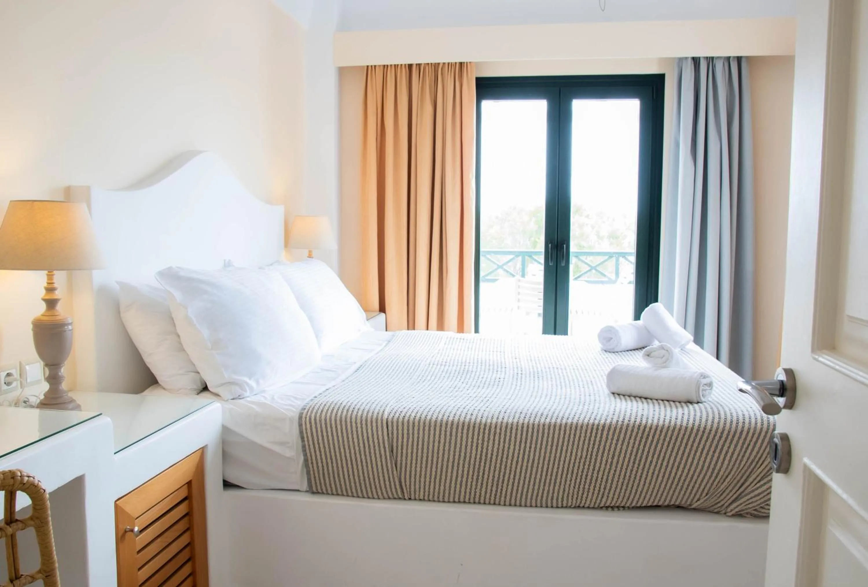 Bed in Sellada Beach