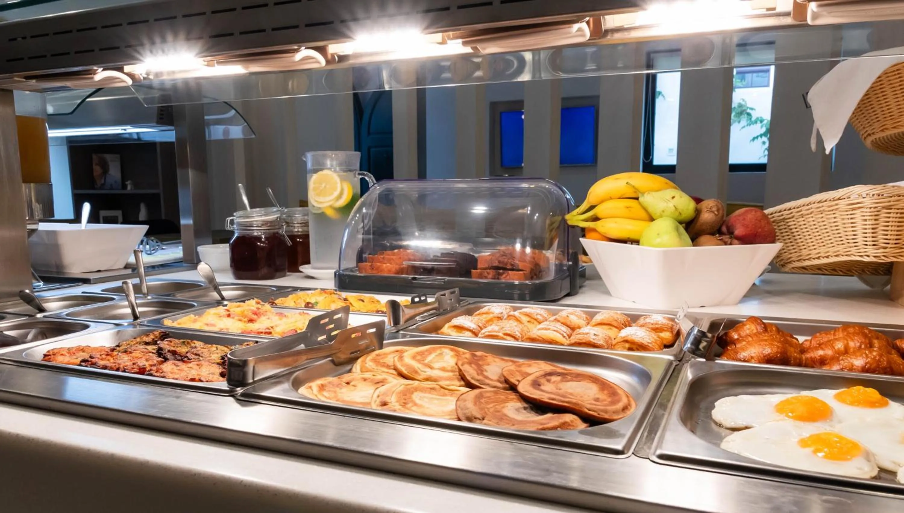 Breakfast in Sellada Beach