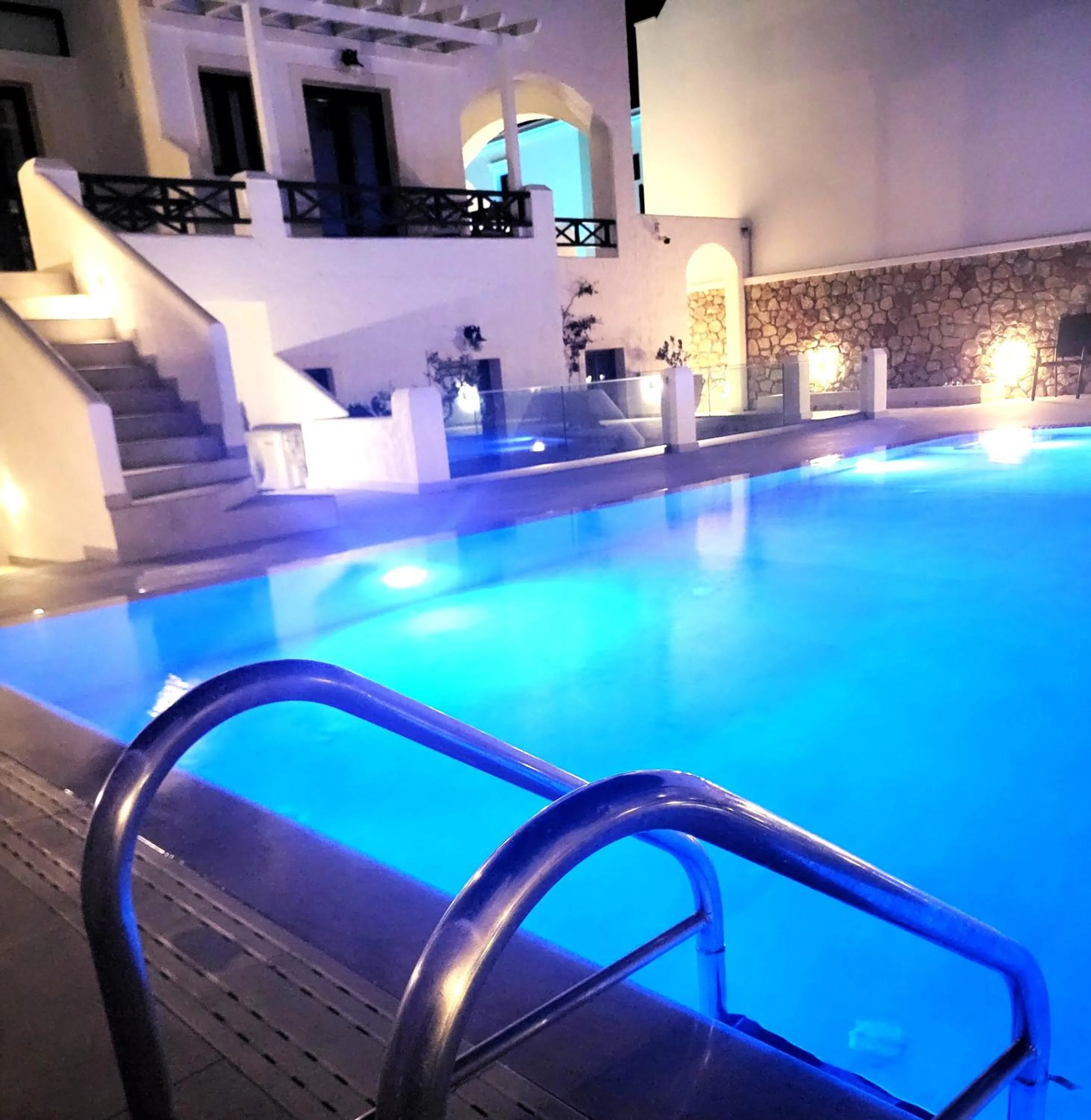 Swimming pool in Sellada Beach