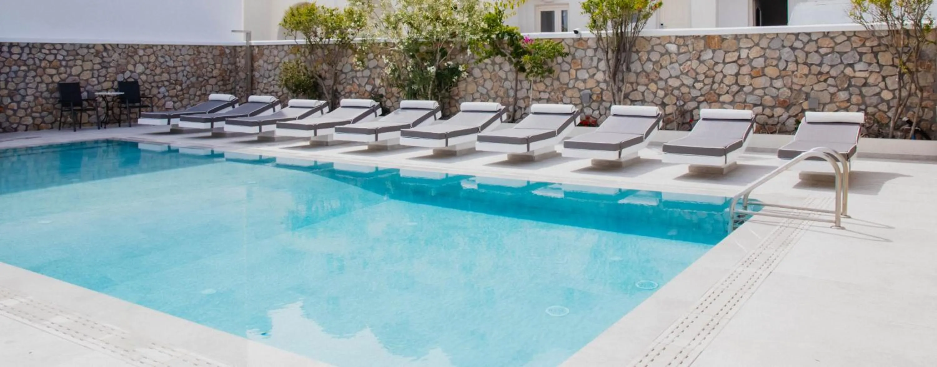 Swimming pool in Sellada Beach