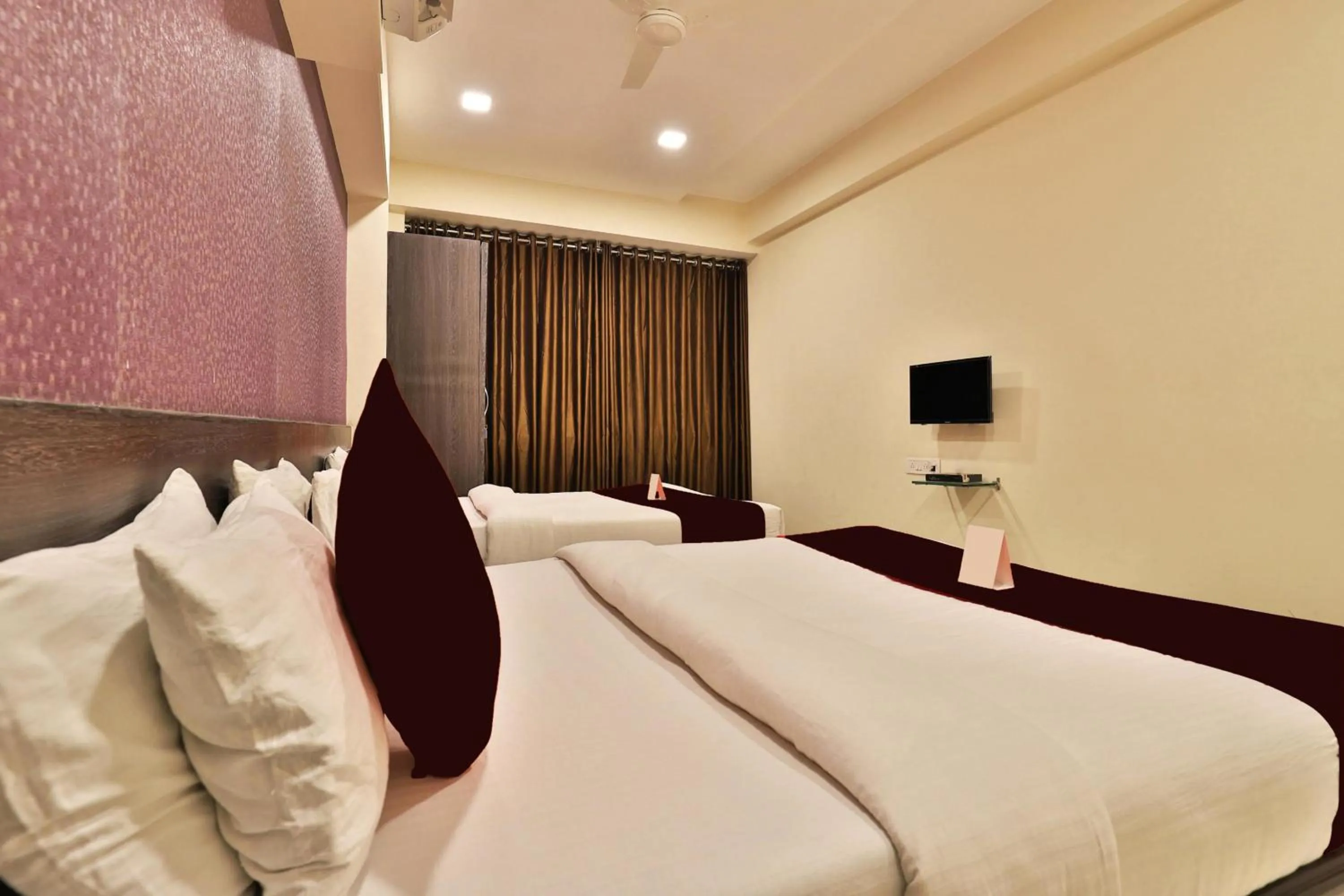 Breakfast, Bed in Hotel Royal Rituals