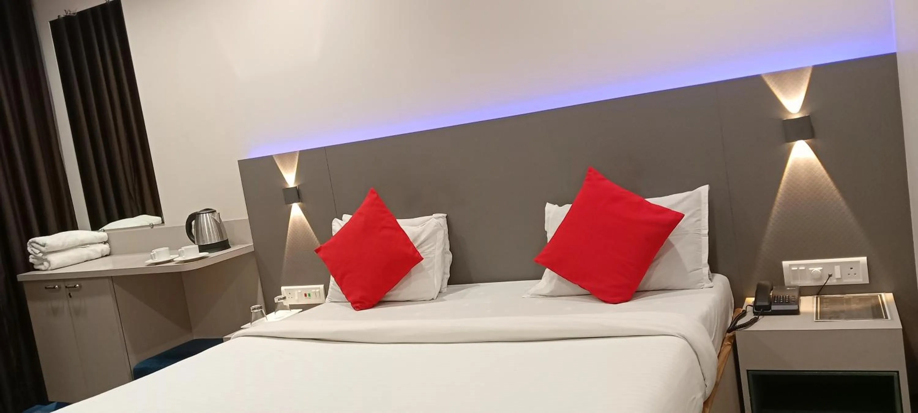 Photo of the whole room, Bed in Hotel Royal Rituals