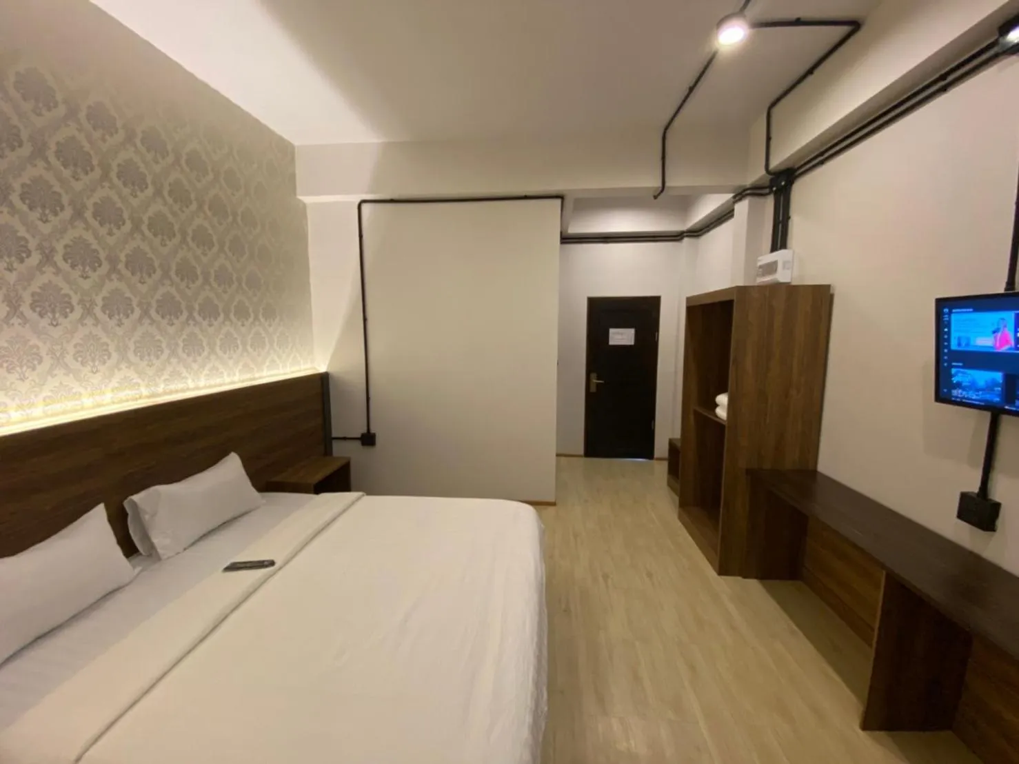 Bed in Red Heritage Hotel