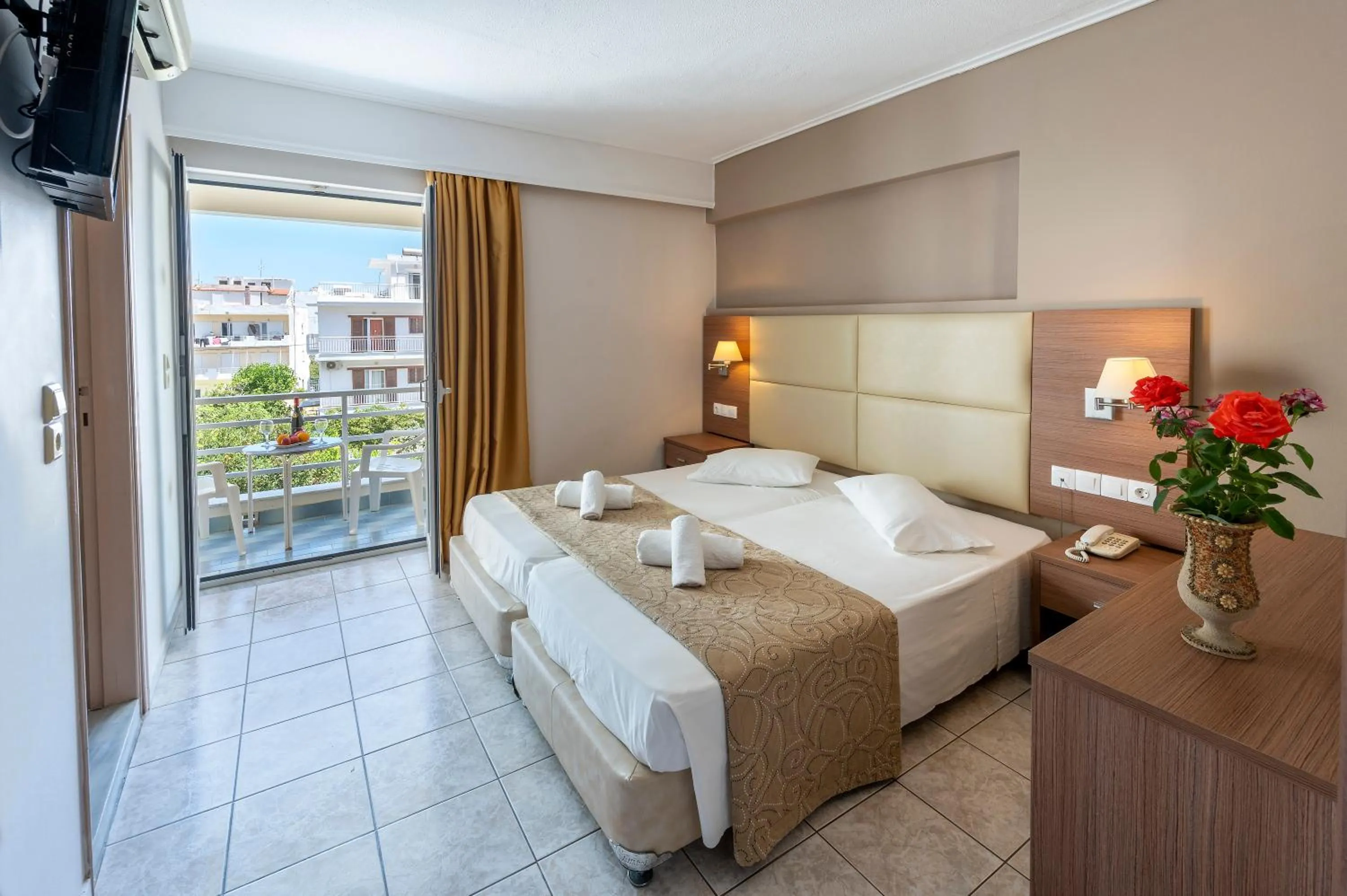 Bedroom, Bed in Hotel Koala