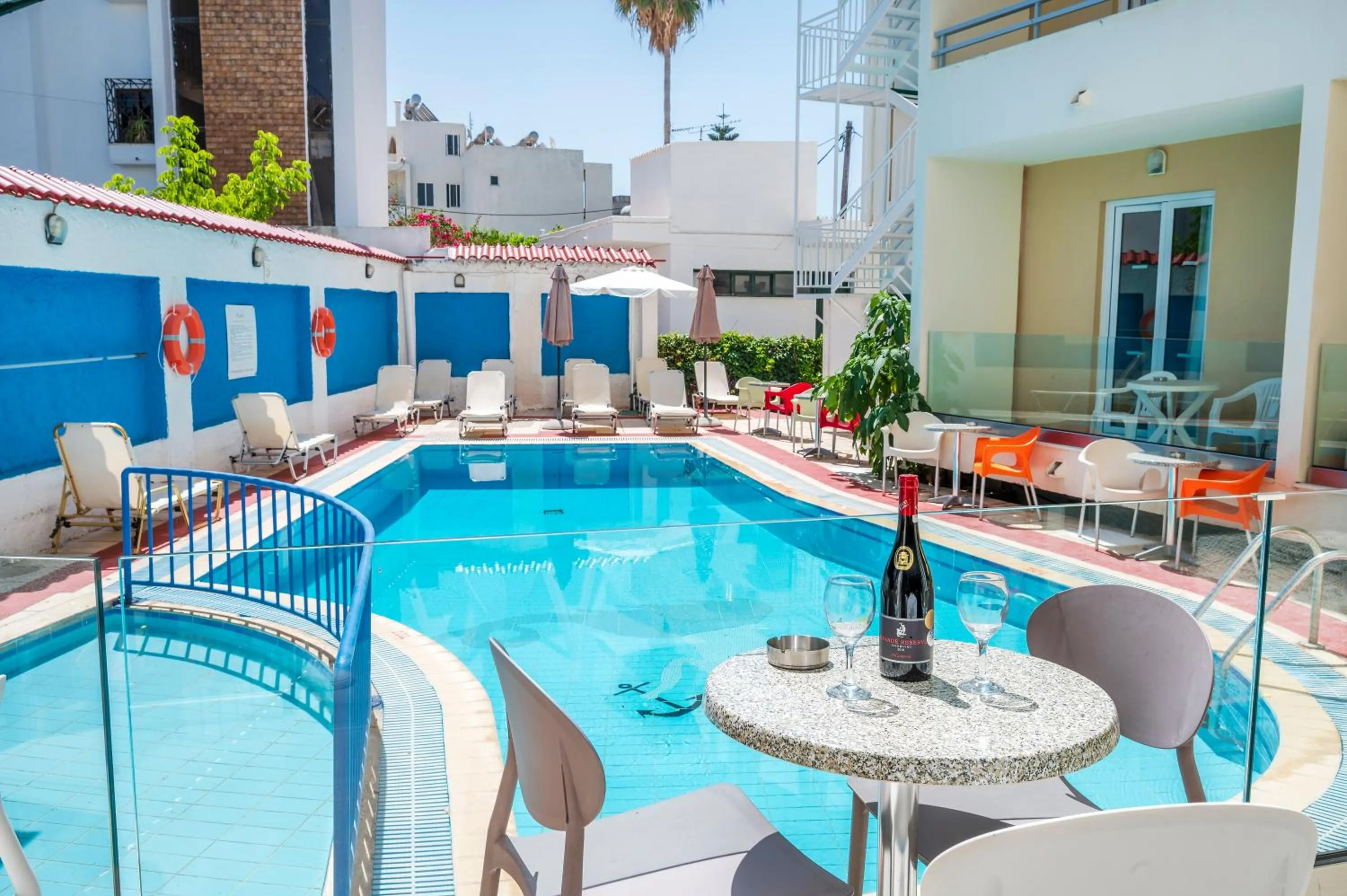 Swimming pool in Hotel Koala