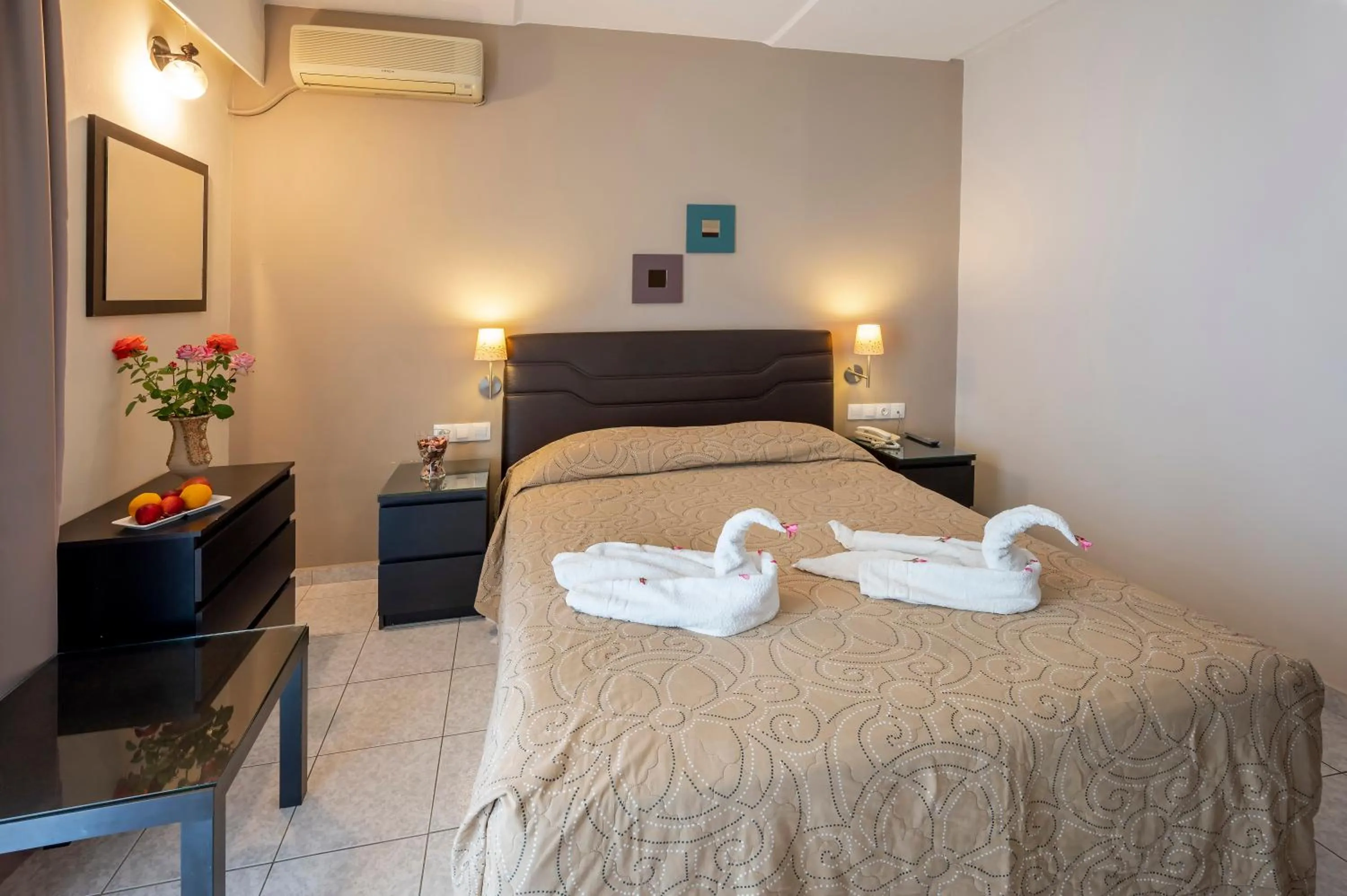 Bedroom, Bed in Hotel Koala