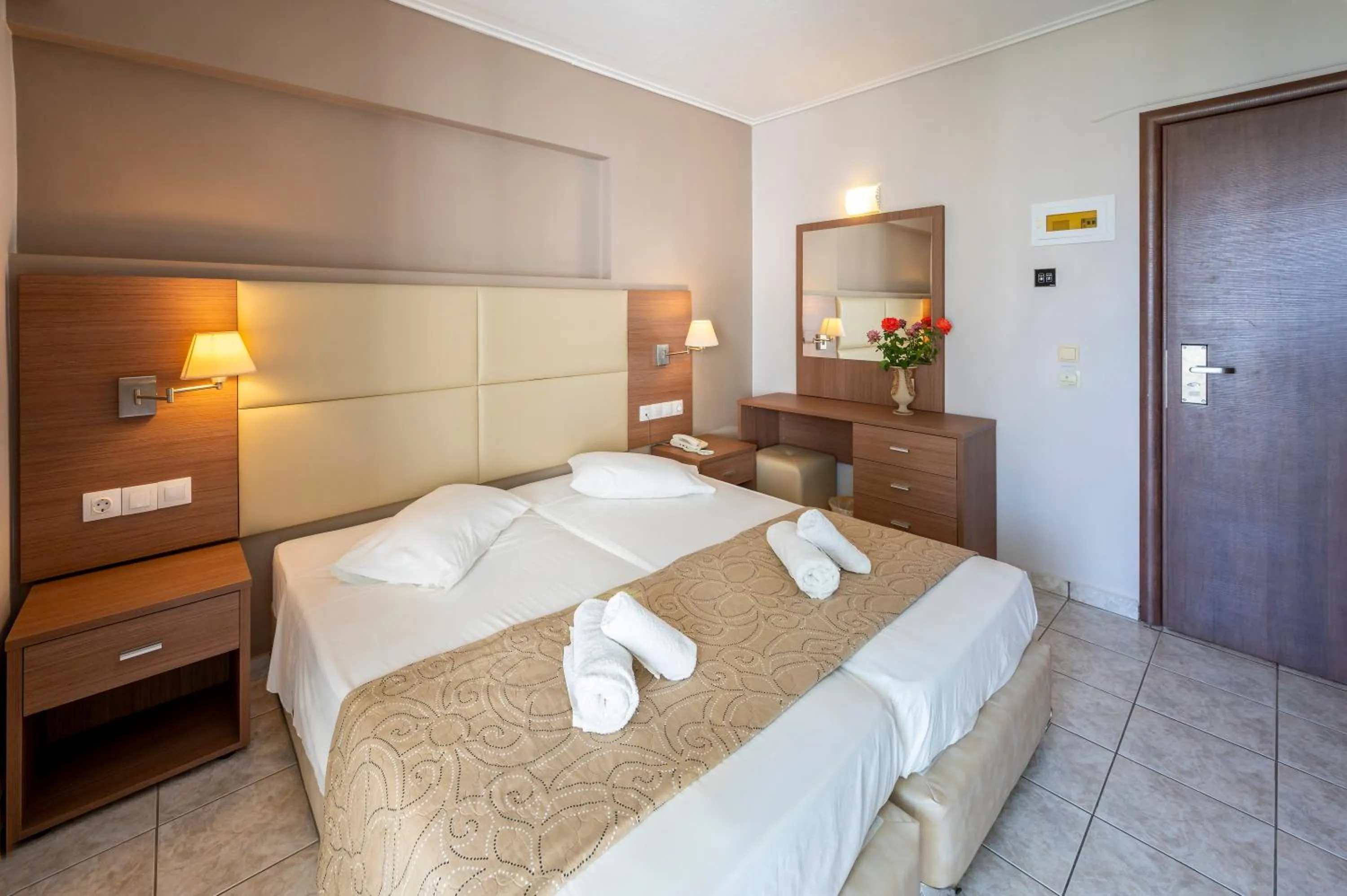 Bedroom, Bed in Hotel Koala