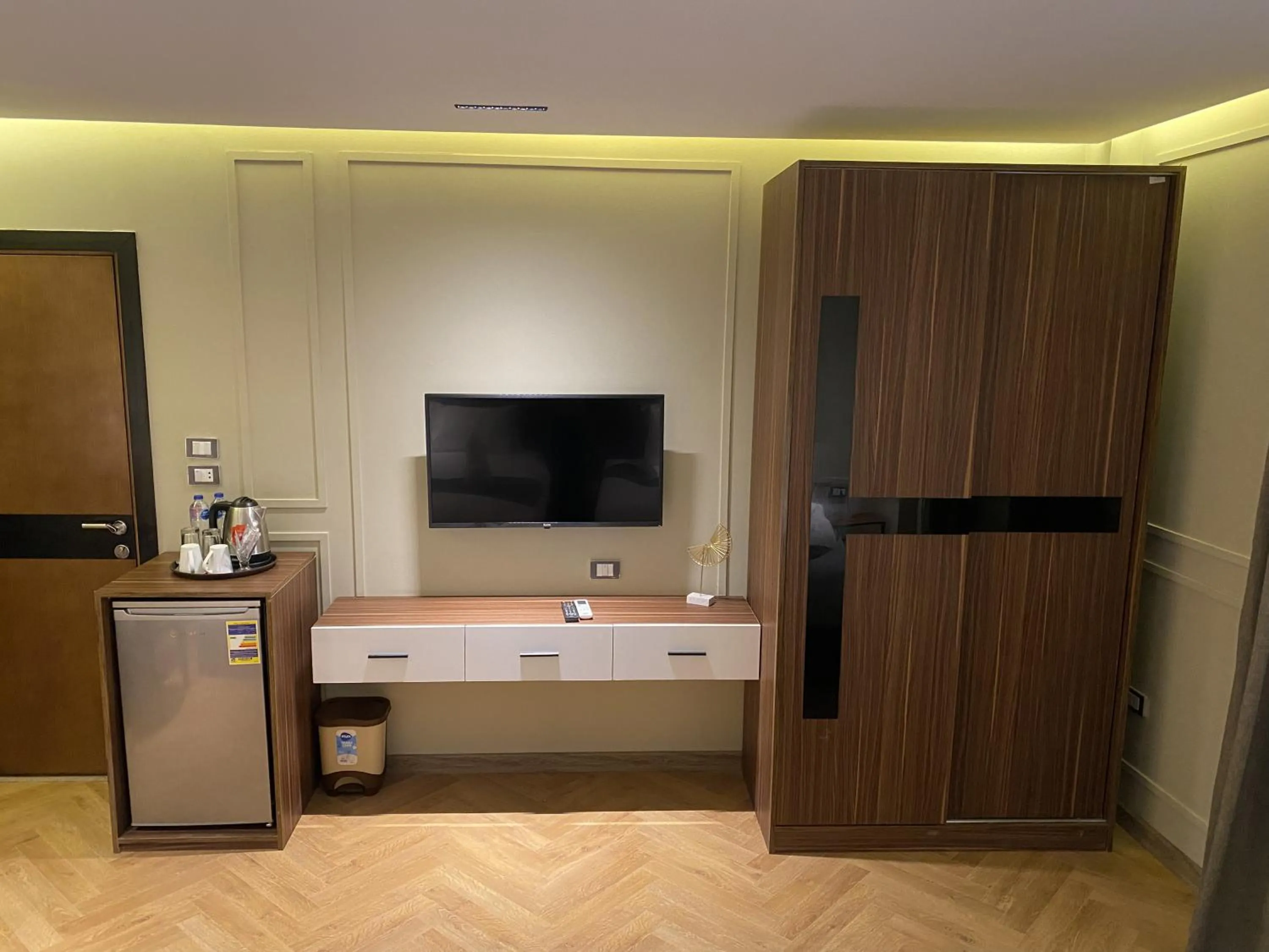 TV and multimedia in The View Delta Hotel