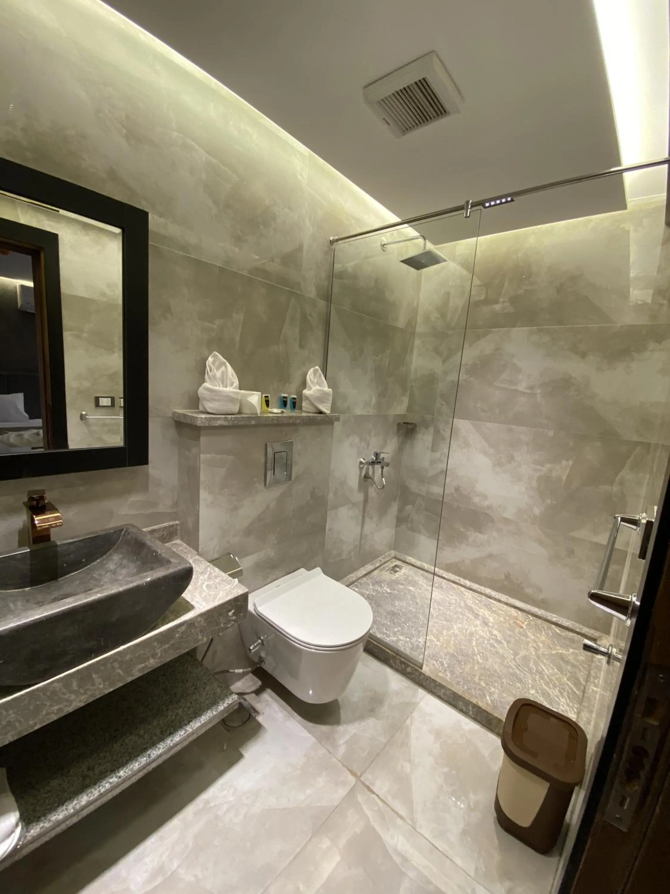 Shower in The View Delta Hotel