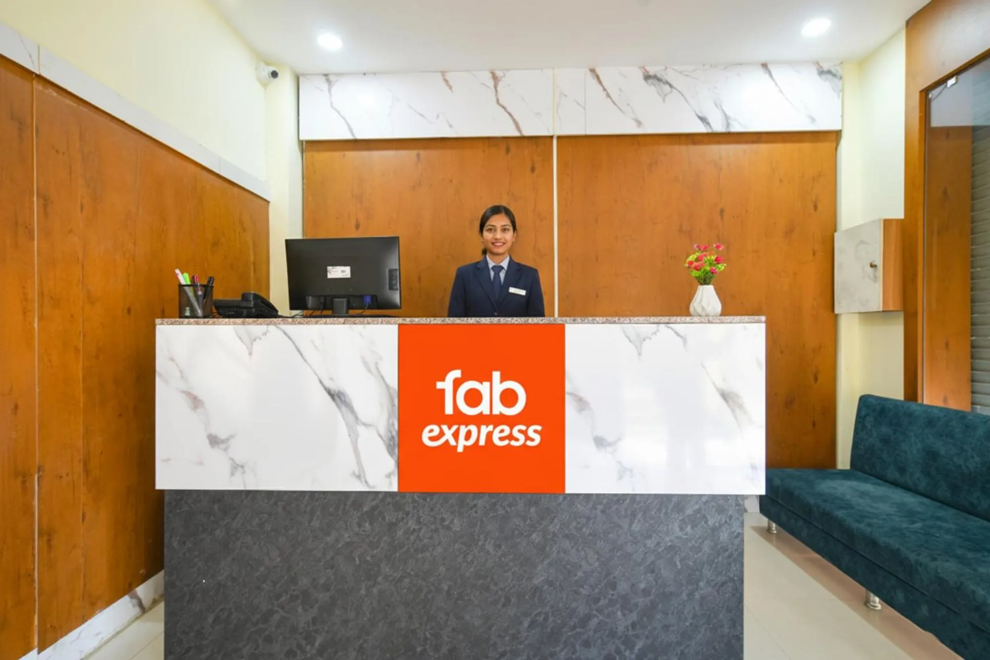 Lobby or reception in FabHotel Grand Giriraj