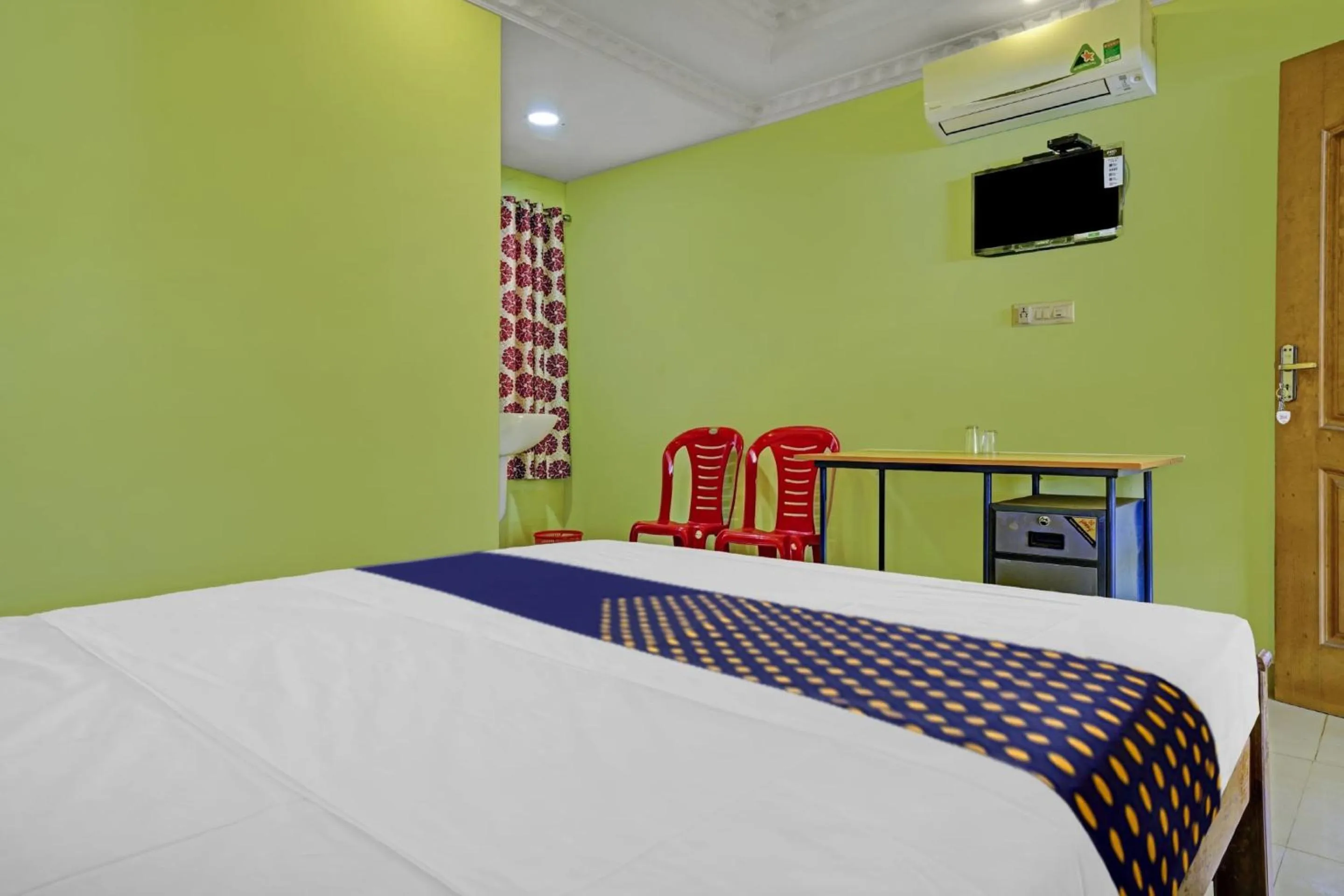 Bedroom, Bed in Hotel O SS Residency