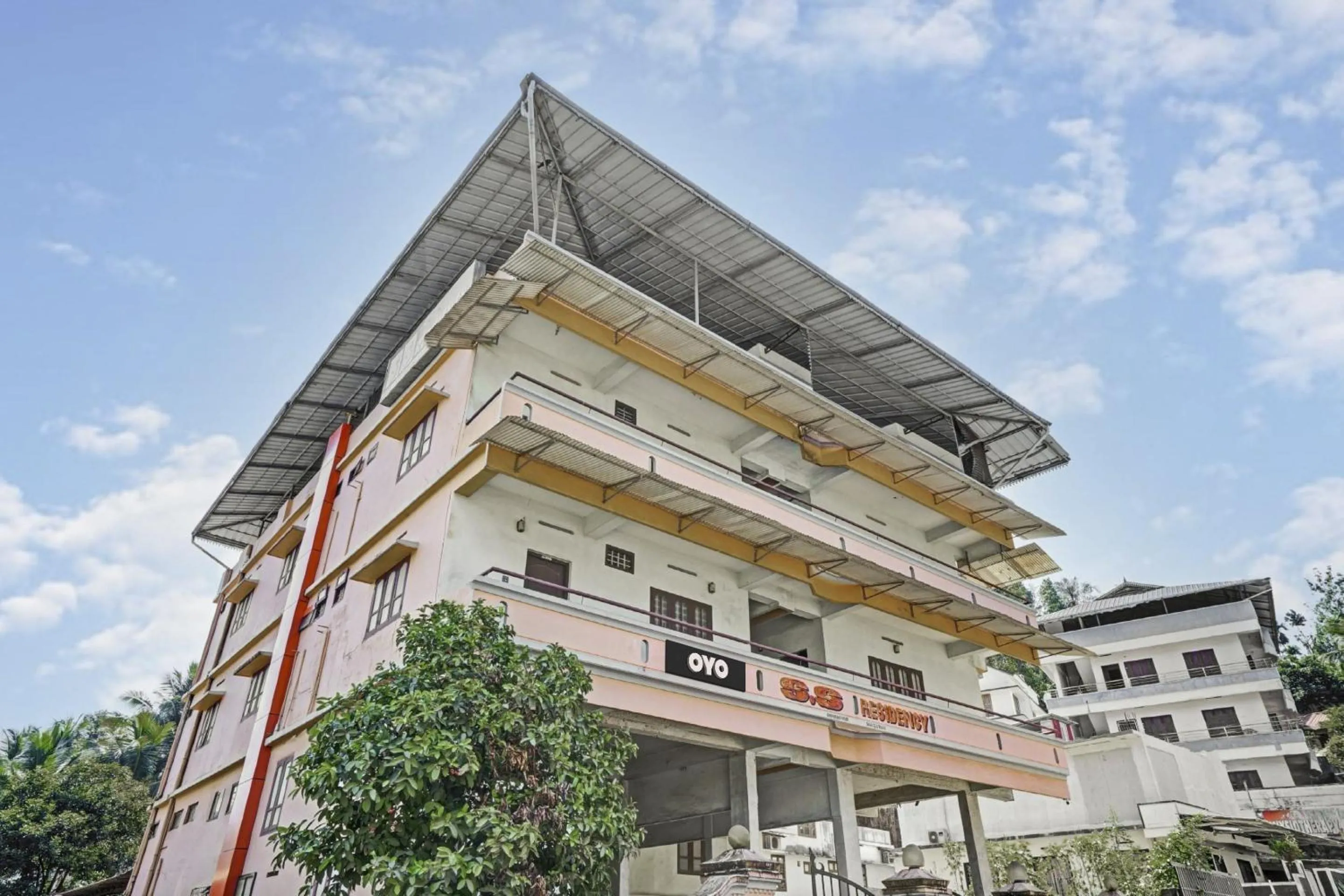 Facade/entrance in Hotel O SS Residency