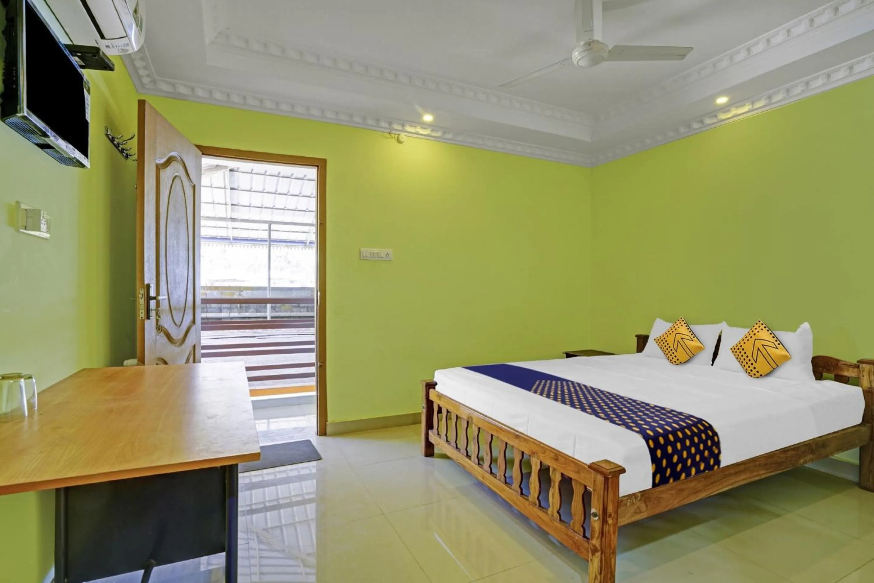 Lobby or reception, Bed in Hotel O SS Residency