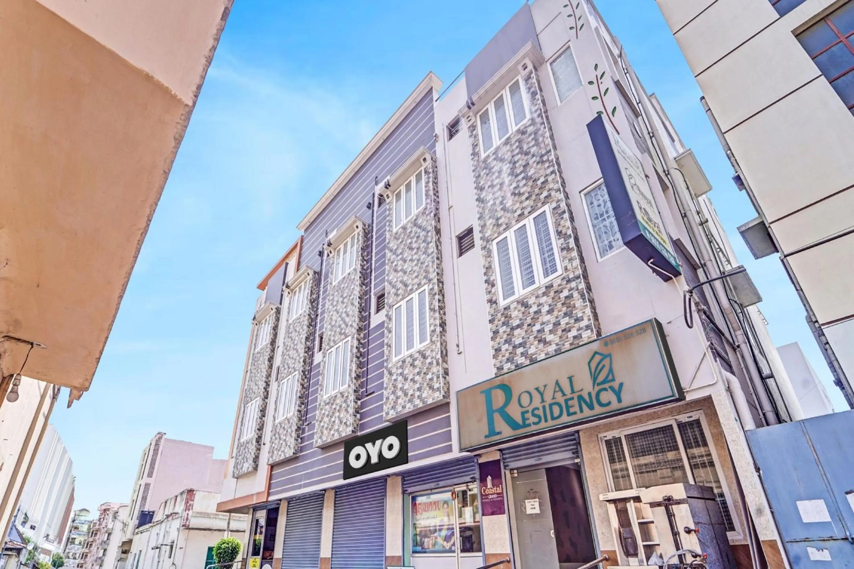 Facade/entrance in Hotel O Royal Residency