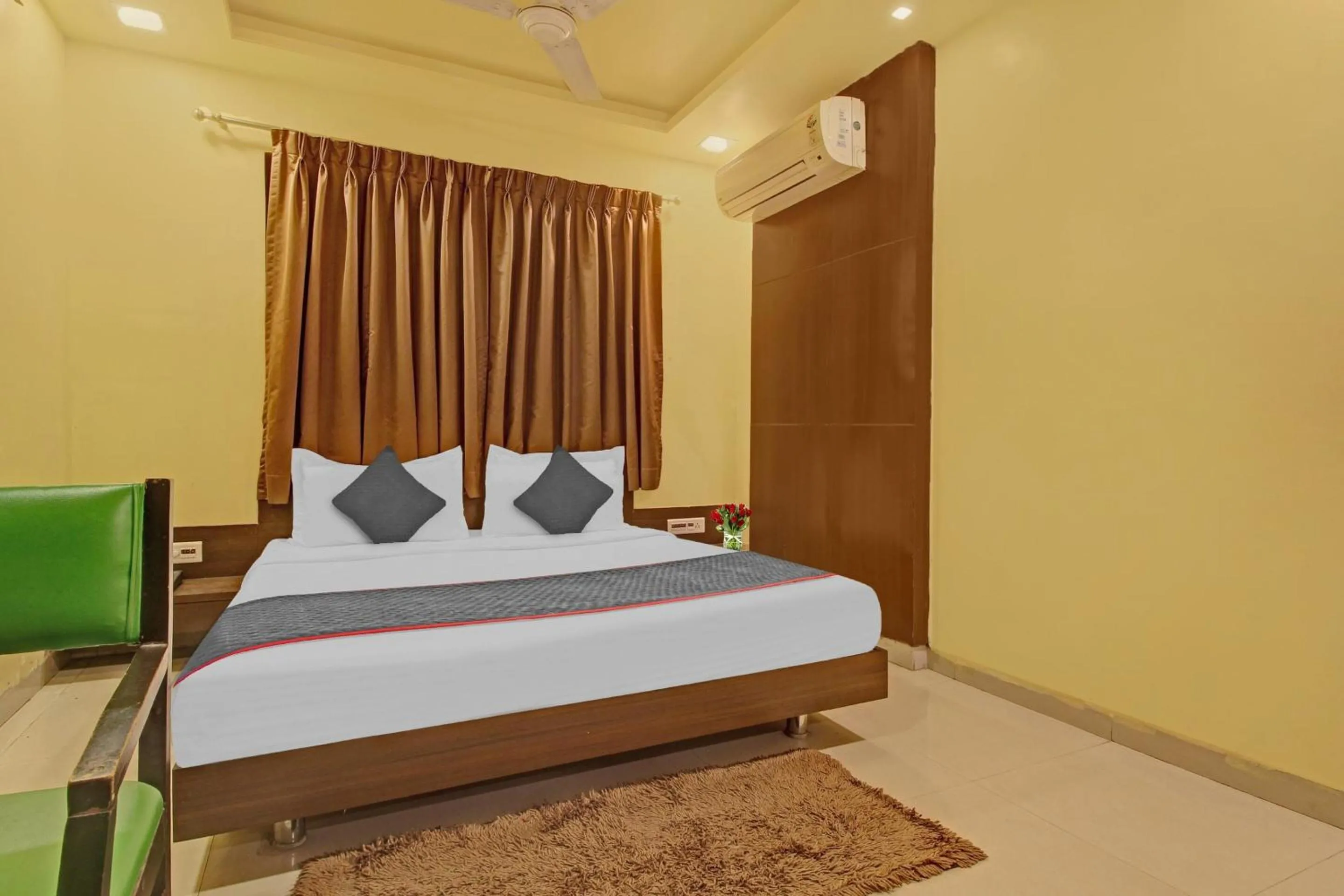 Bedroom in Hotel O Ranjanas Hospitality