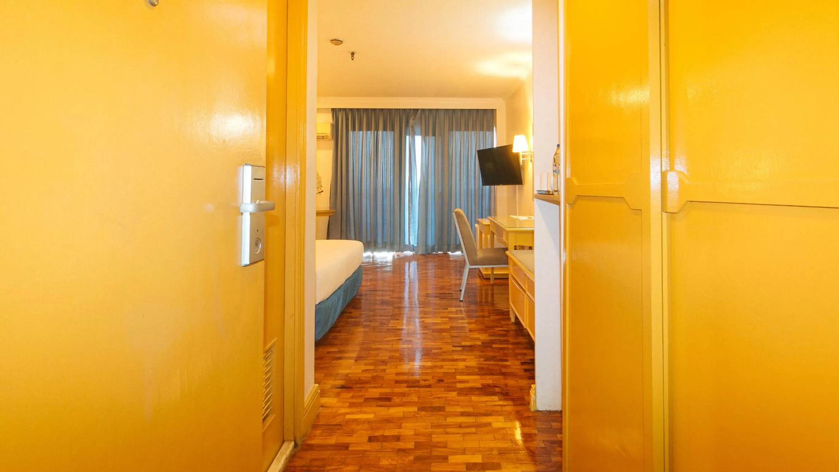 TV and multimedia in Aloha Hotel Roxas Boulevard Manila