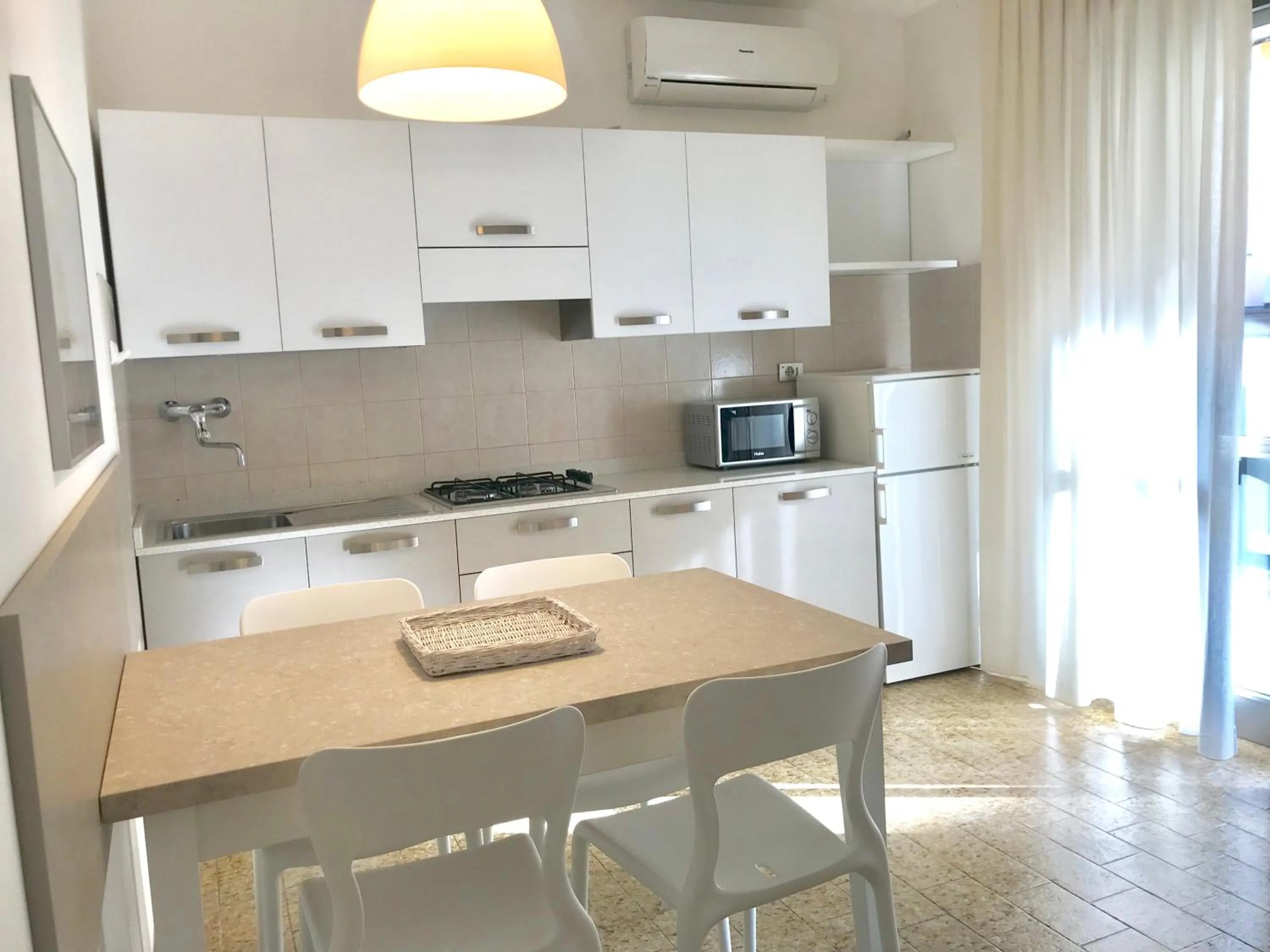Kitchen or kitchenette in Condominio Elpado