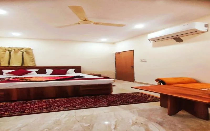 Bed in Hotel Rudra Paradise