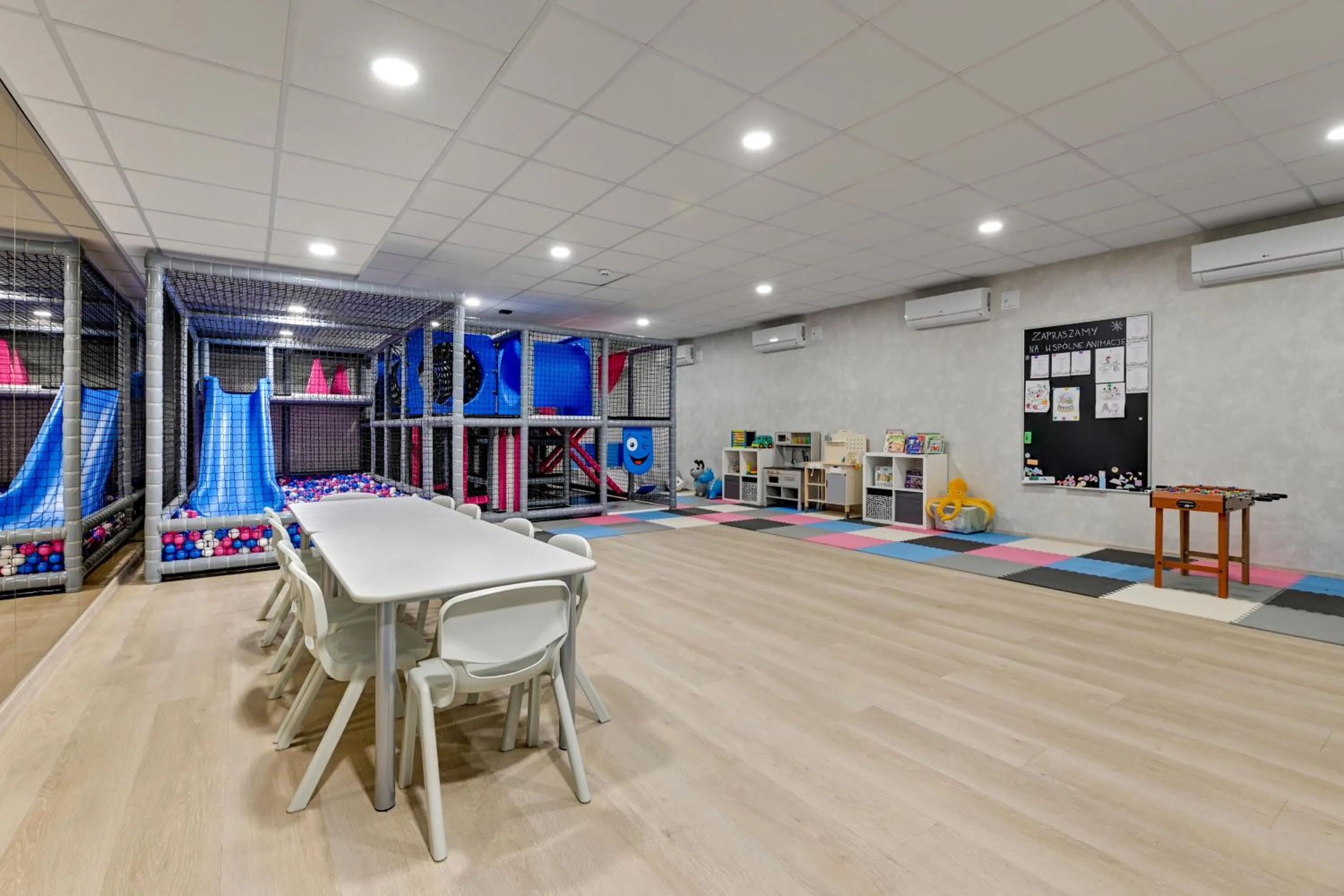 children in GRANO HOTEL Solmarina