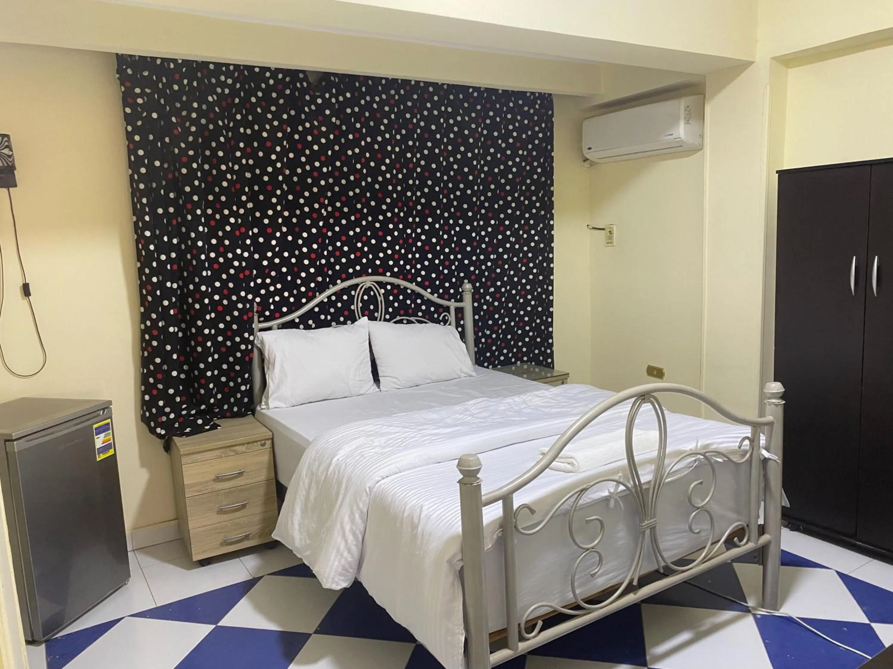 Photo of the whole room, Bed in Pyramita Hotel